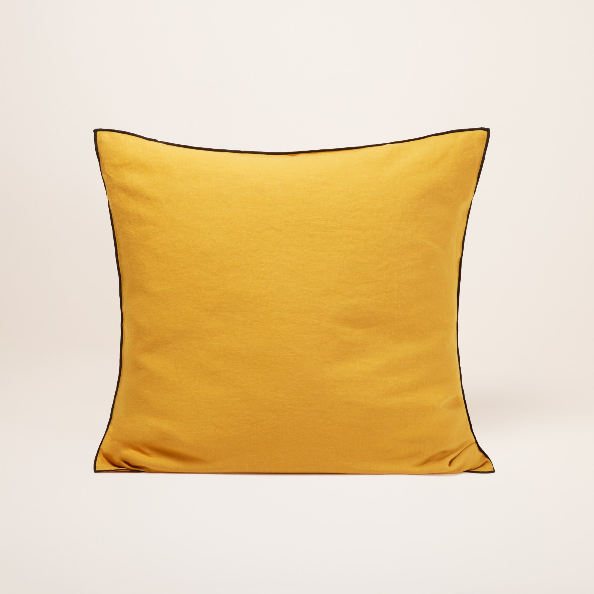 Lot de 2 taies d'oreiller CARLINA ocre et bourdon noir