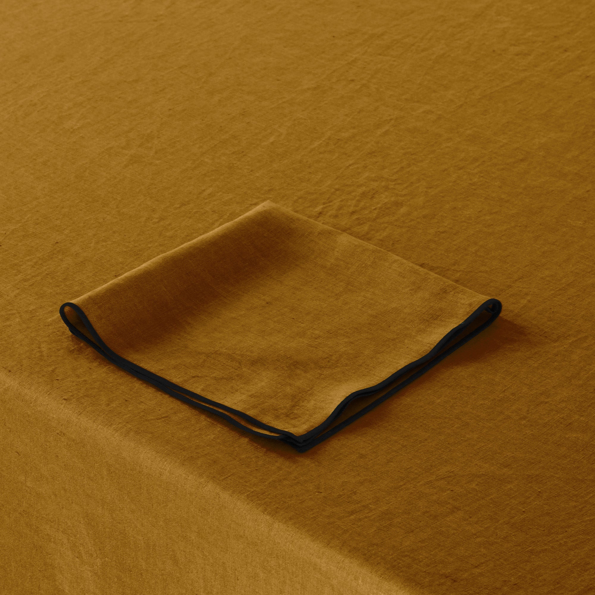 Nappe rectangulaire CARLINA bronze et bourdon noir | mobile_slider