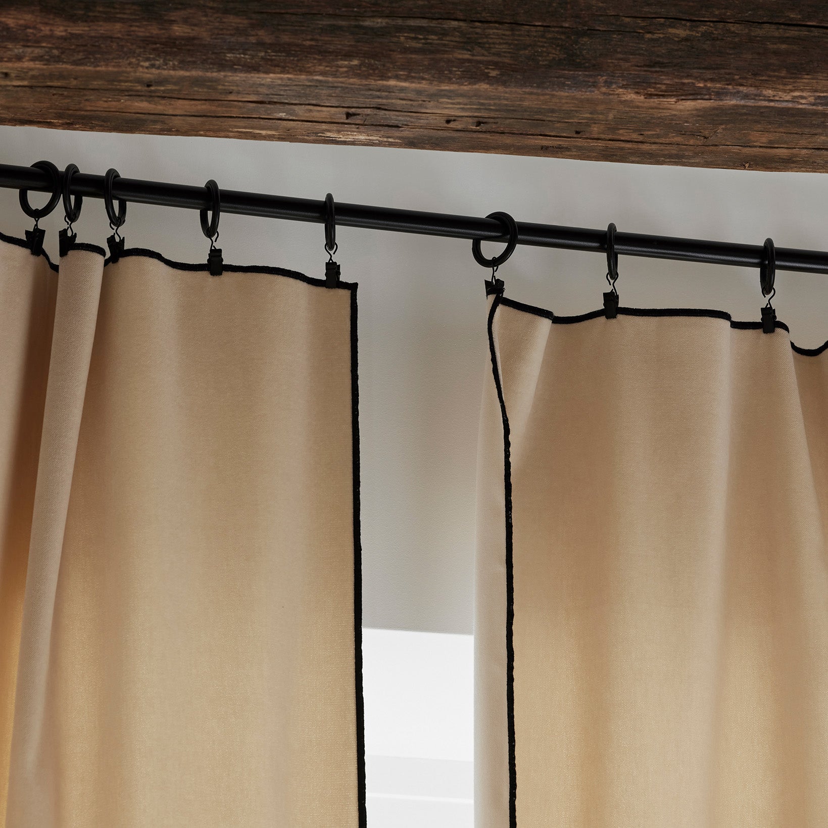 Panneau DARIO blanc antique et bourdon noir