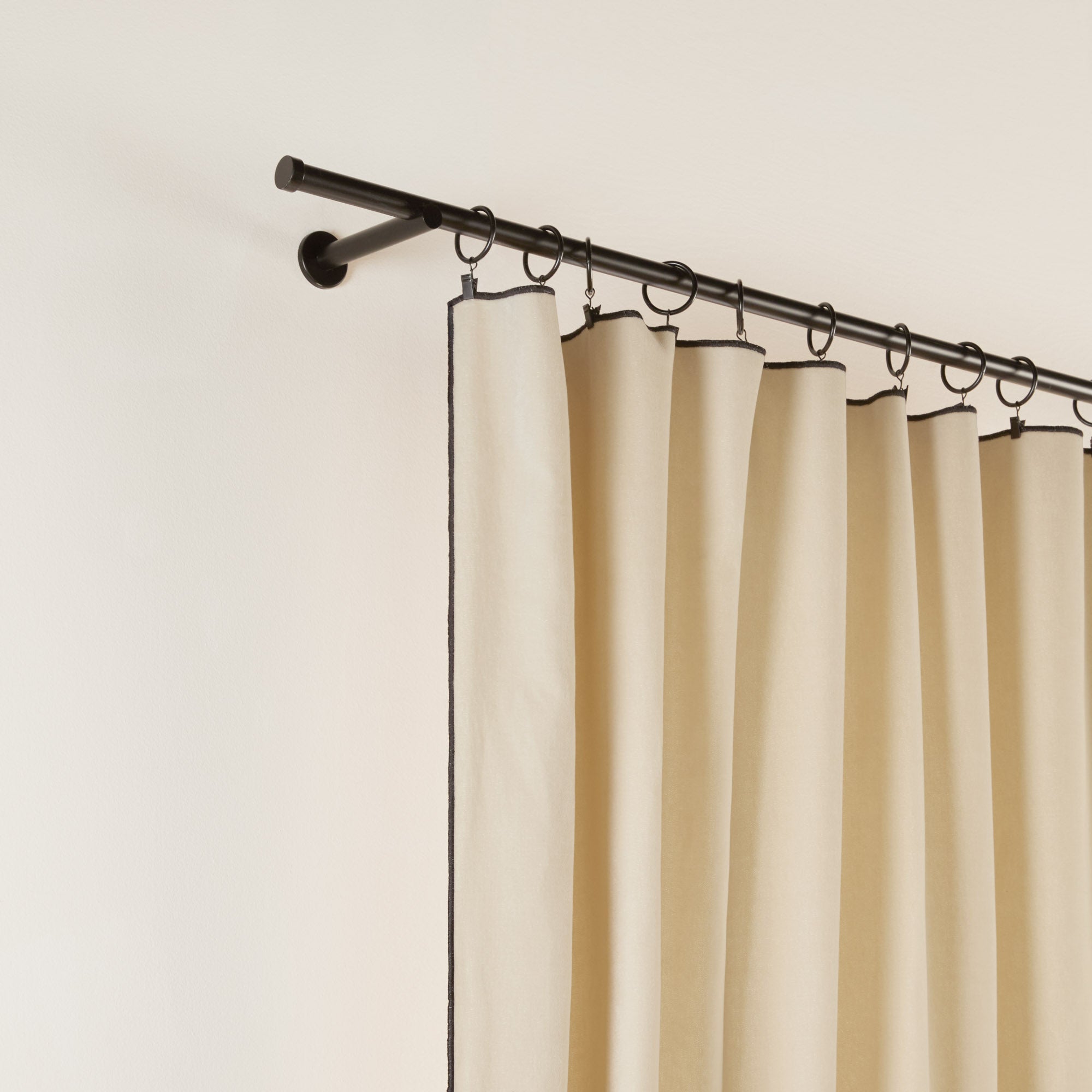 Panneau DARIO blanc antique et bourdon noir