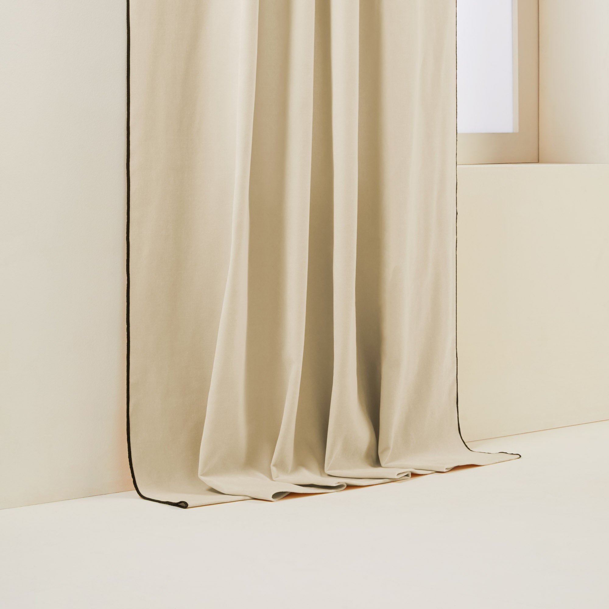 Panneau DARIO blanc antique et bourdon noir