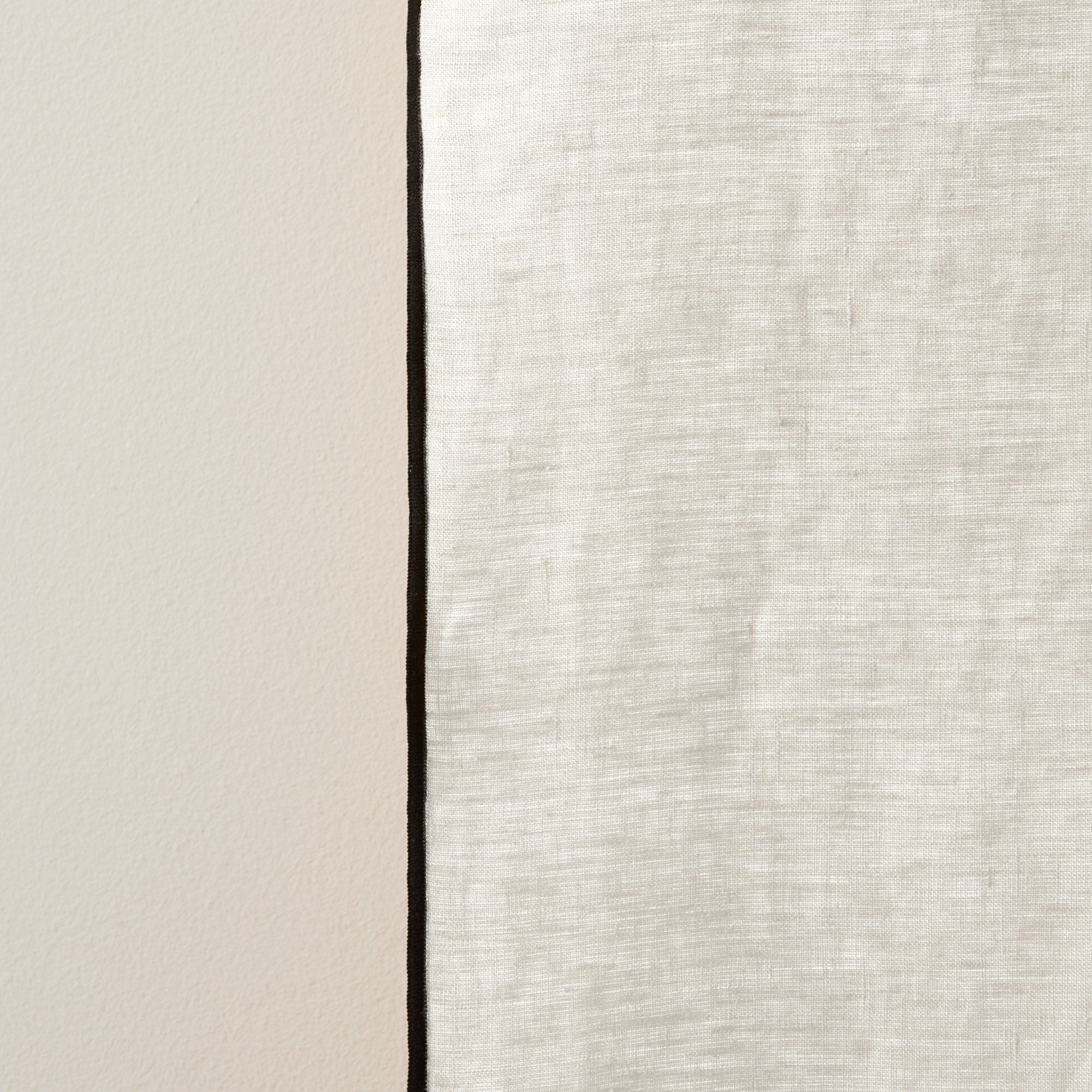 Rideau à galon fronceur CARLINA calcaire et bourdon noir