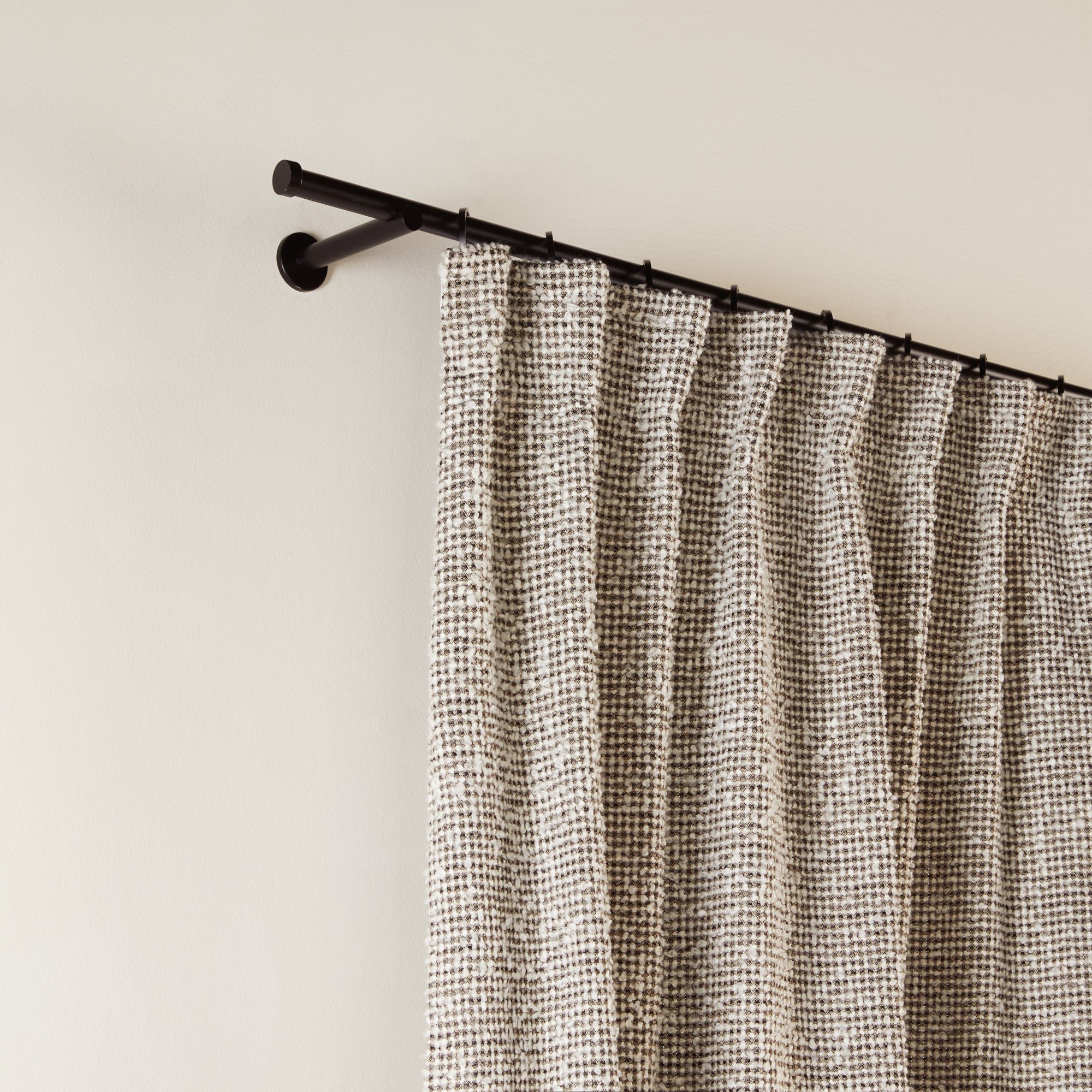 Vorhang mit geraffter Borte Pietro ecru und schwarz