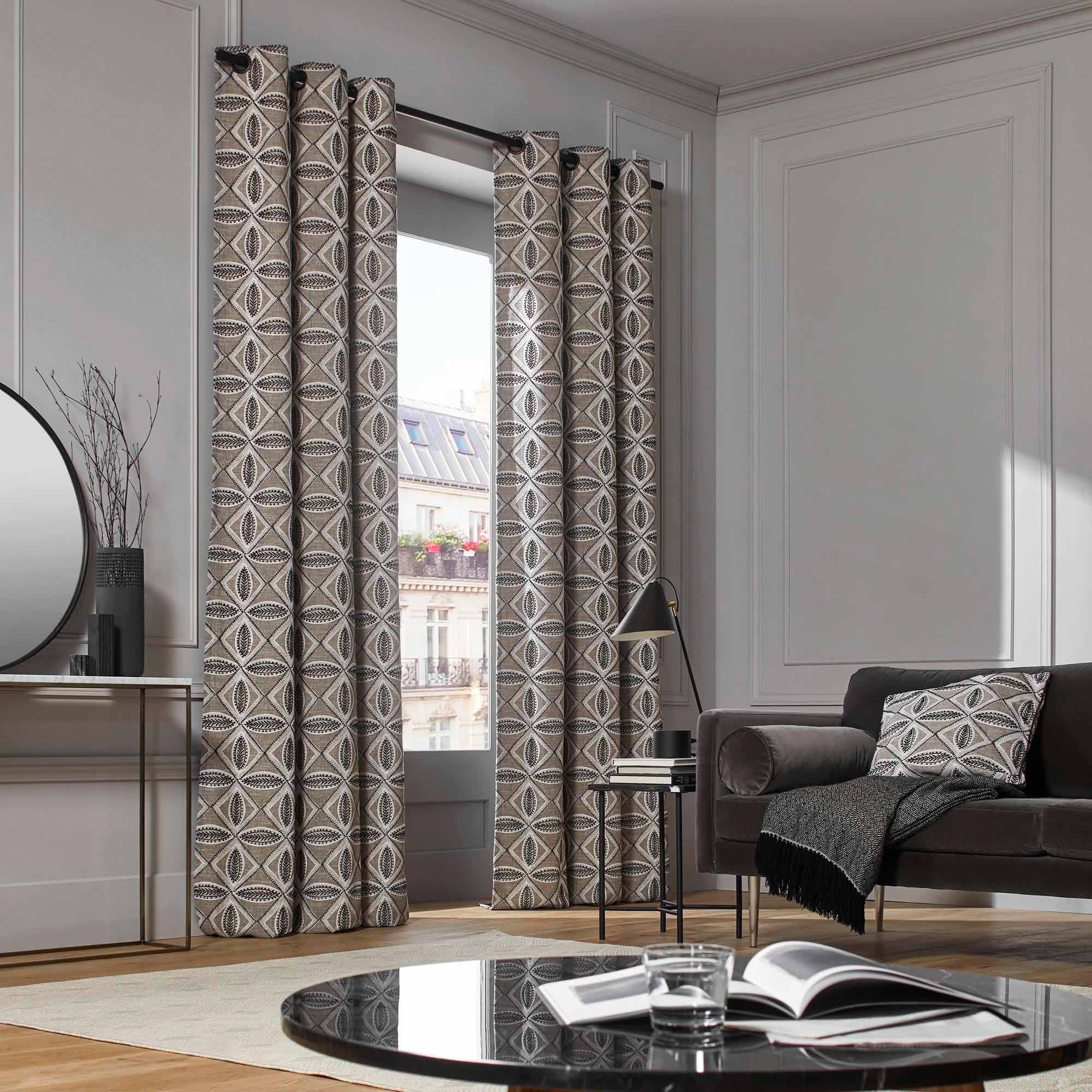 Rideau à oeillets noirs doublé PABLO naturel et noir