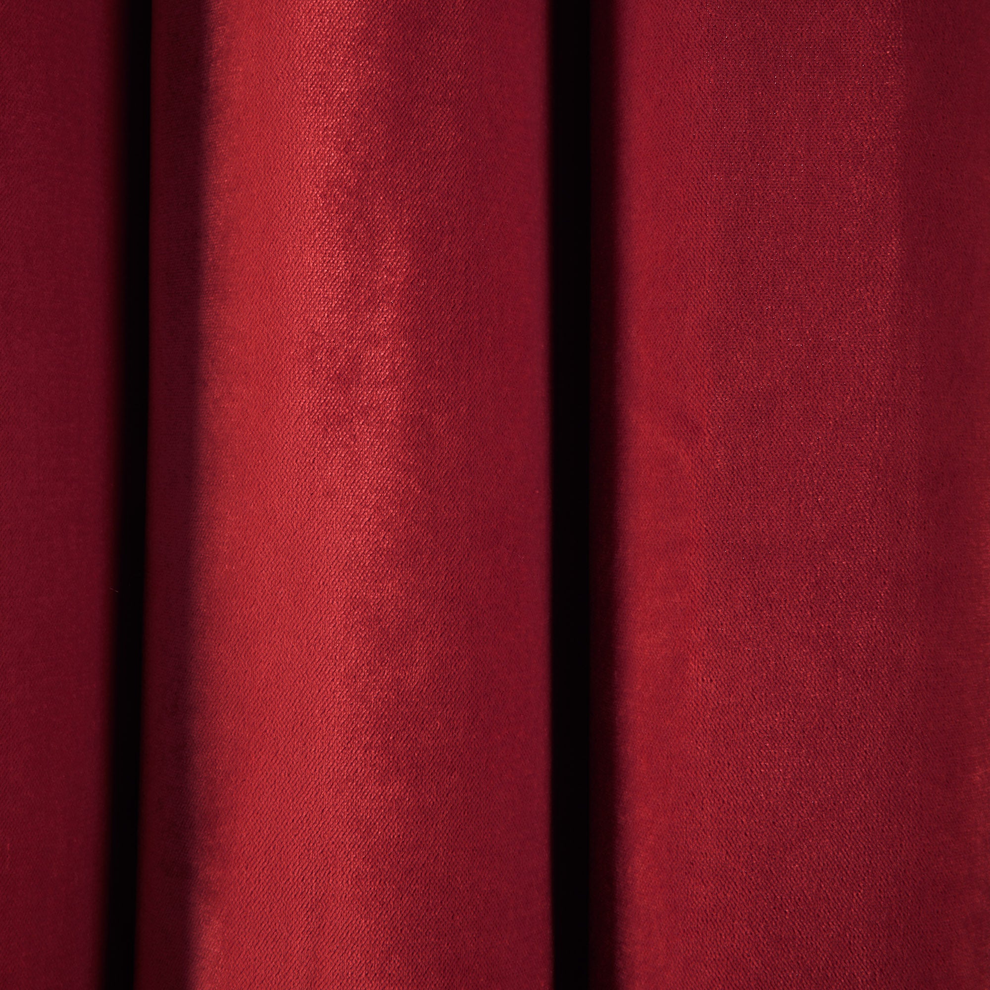 Rideau à oeillets noirs DARIO rouge opéra et bourdon noir | mobile_slider