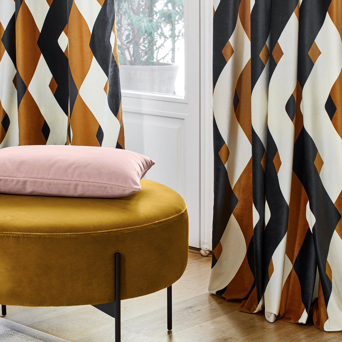 Rideau à oeillets noirs GIANNI ocre