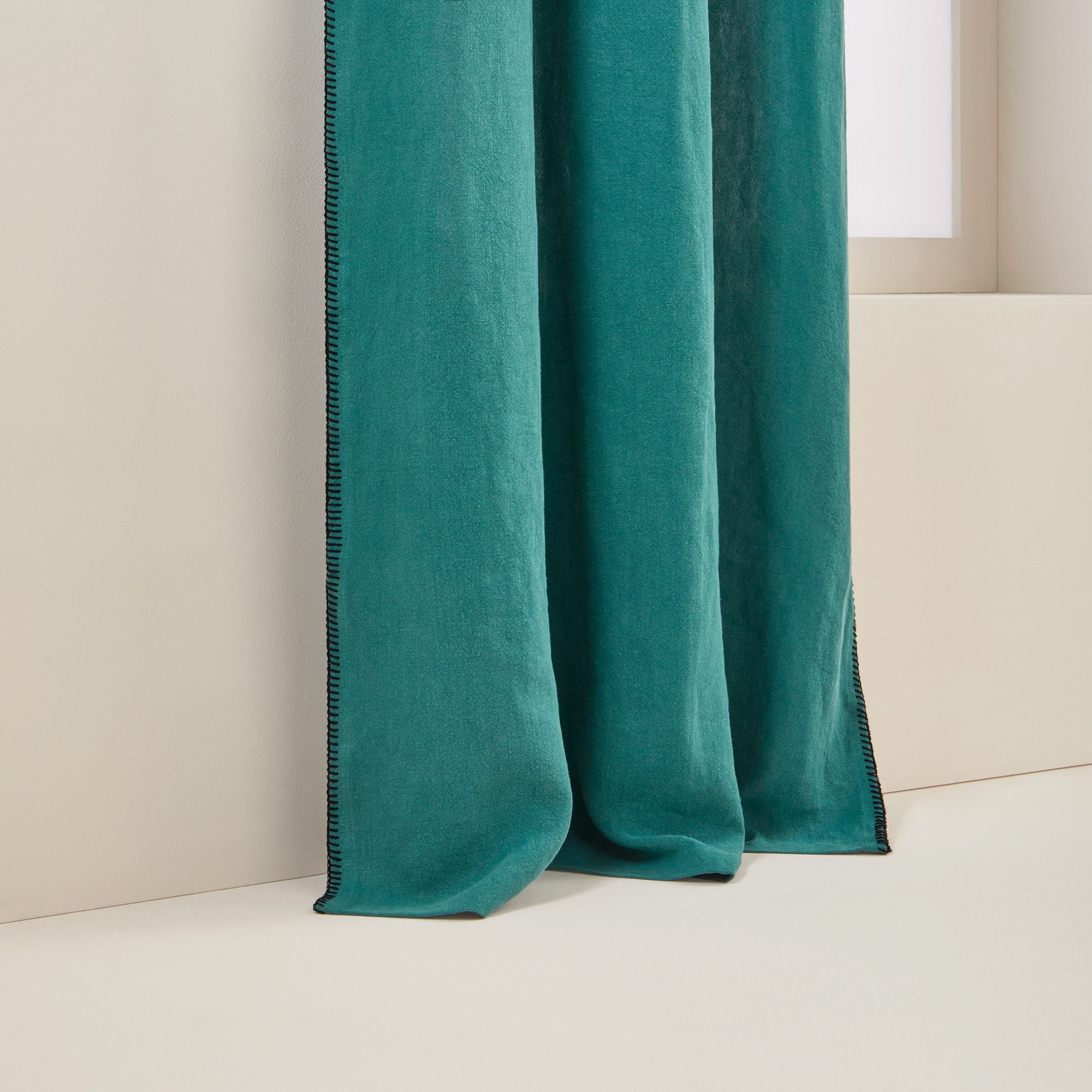 Rideau à oeillets noirs NINO lagon et feston noir