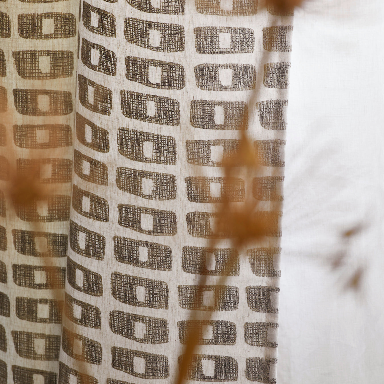 Rideau à oeillets noirs TIAGO naturel et noir