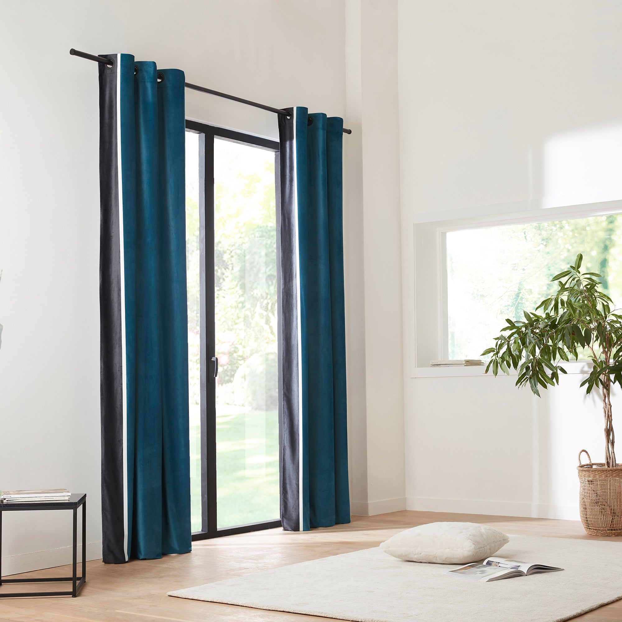 Rideau à oeillets noirs VASCO pétrole