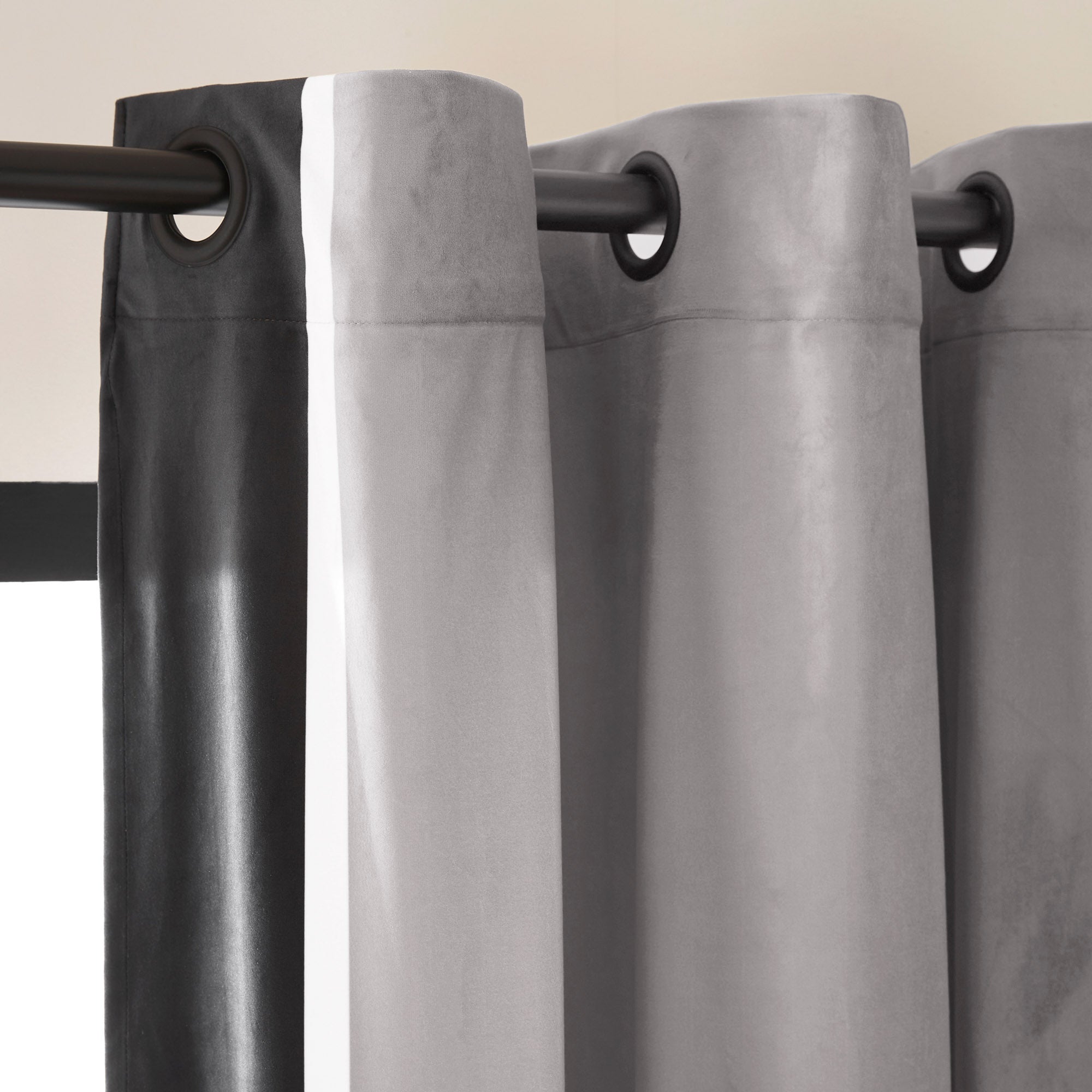 Rideau à oeillets noirs VASCO cendré