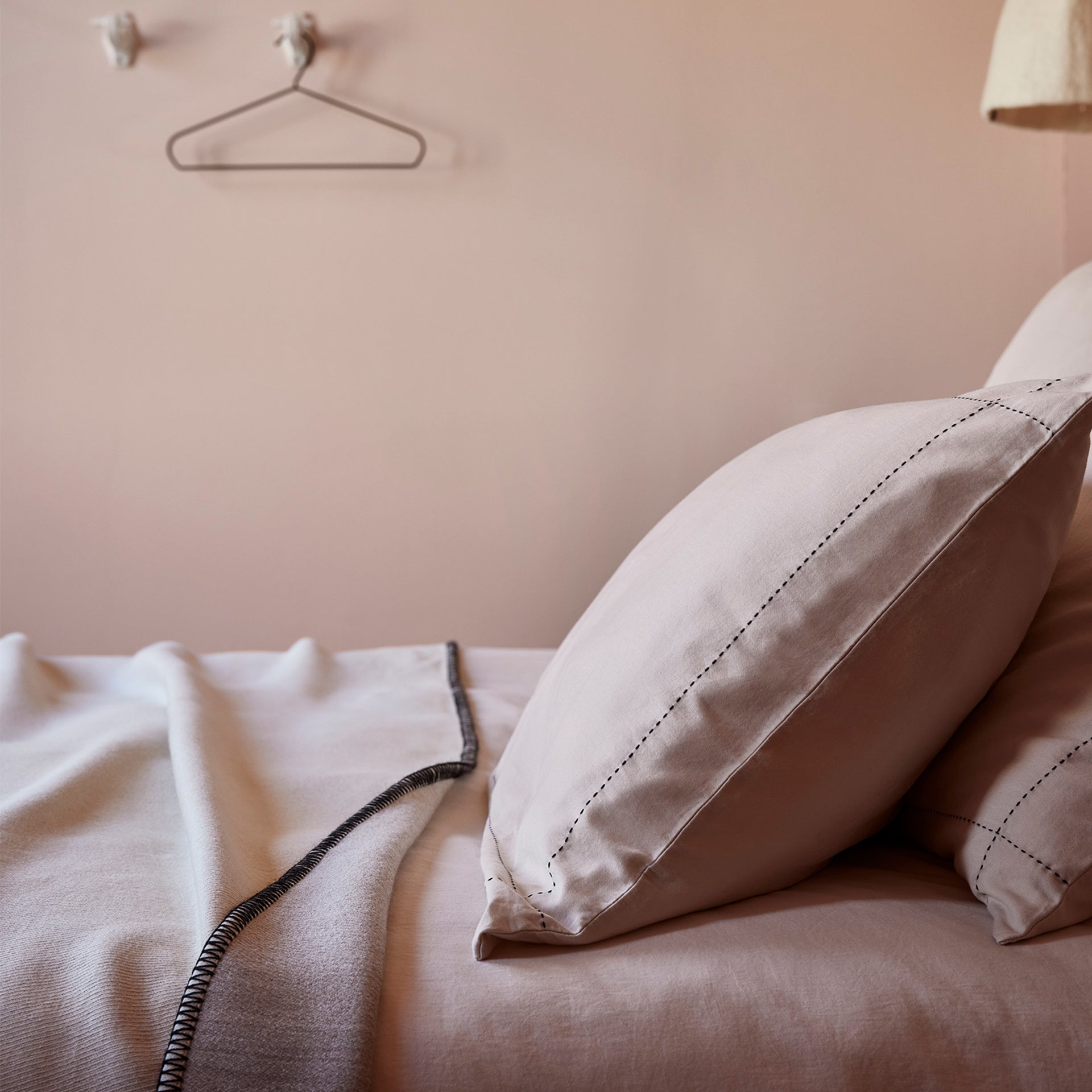 Pour un linge de lit d'exception : les parures de lit en satin ou percale de coton ?