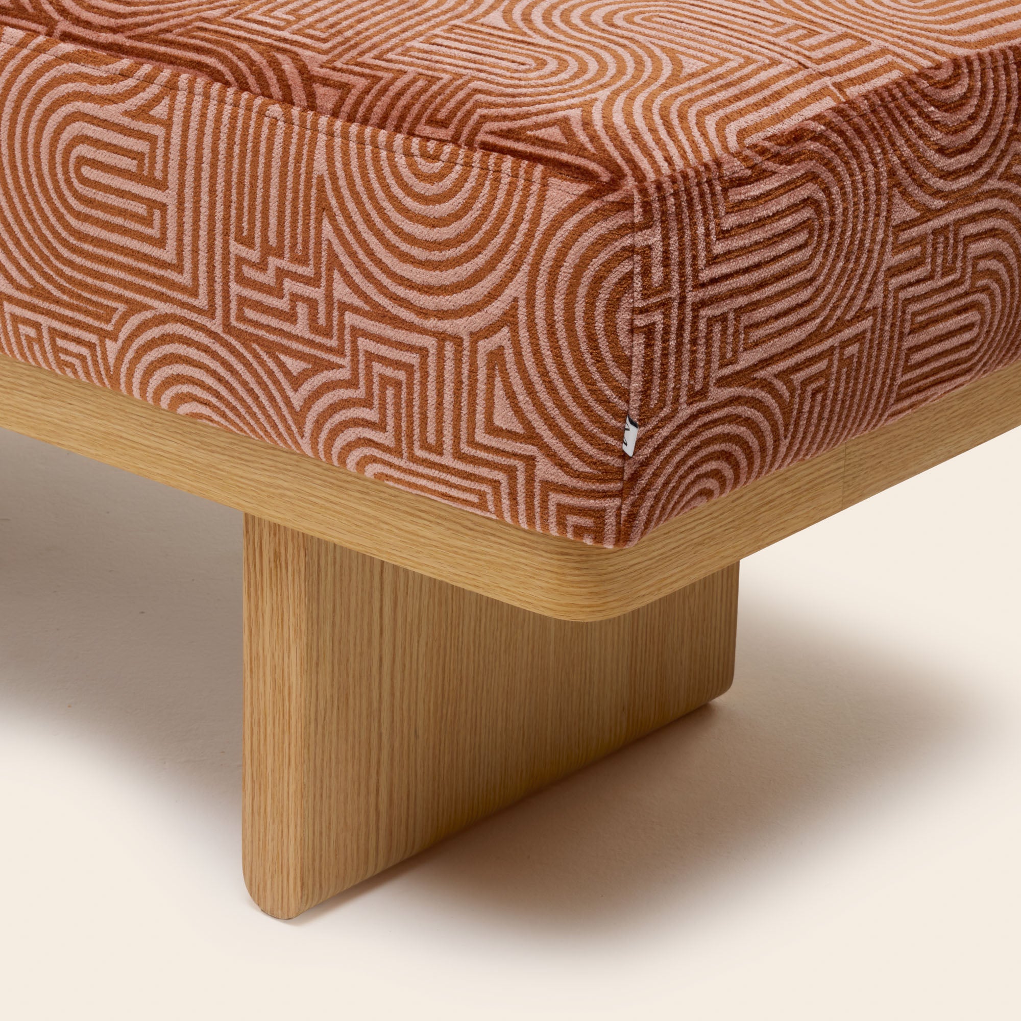 ANCA klark bench pink peach caramel