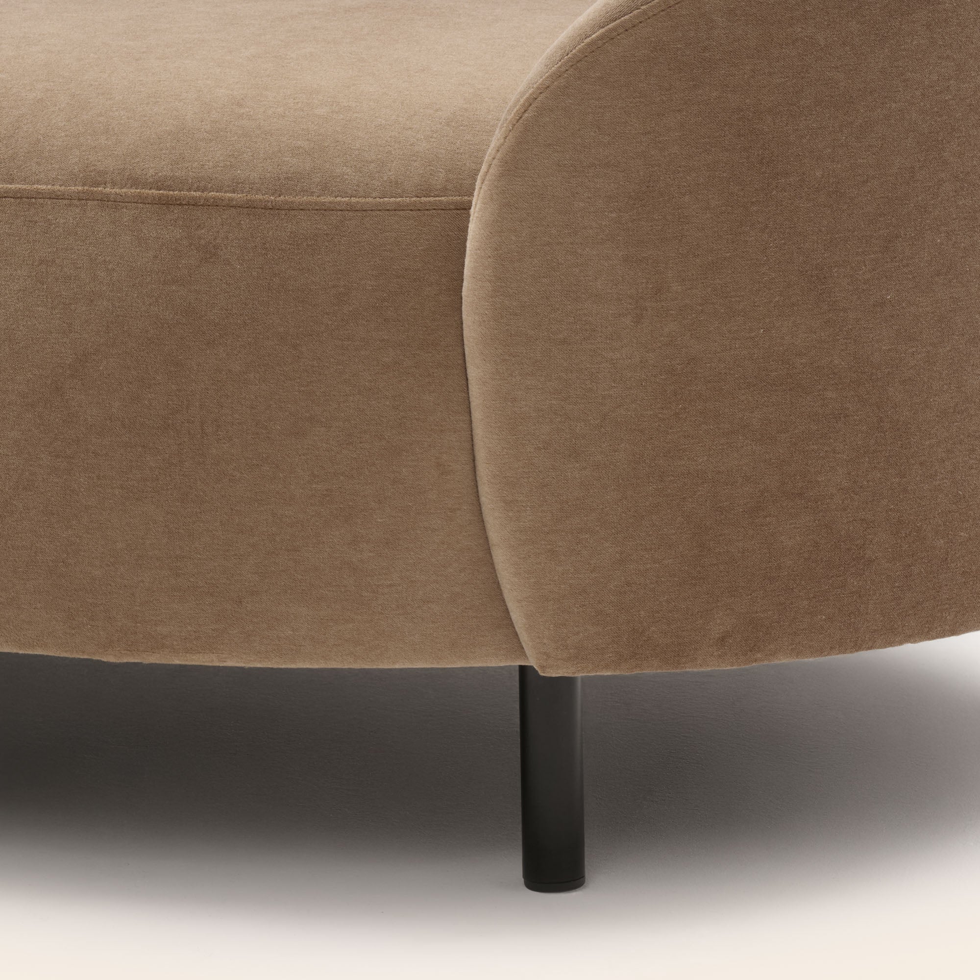 Canapé 2 places JULIKA velours beige chaud