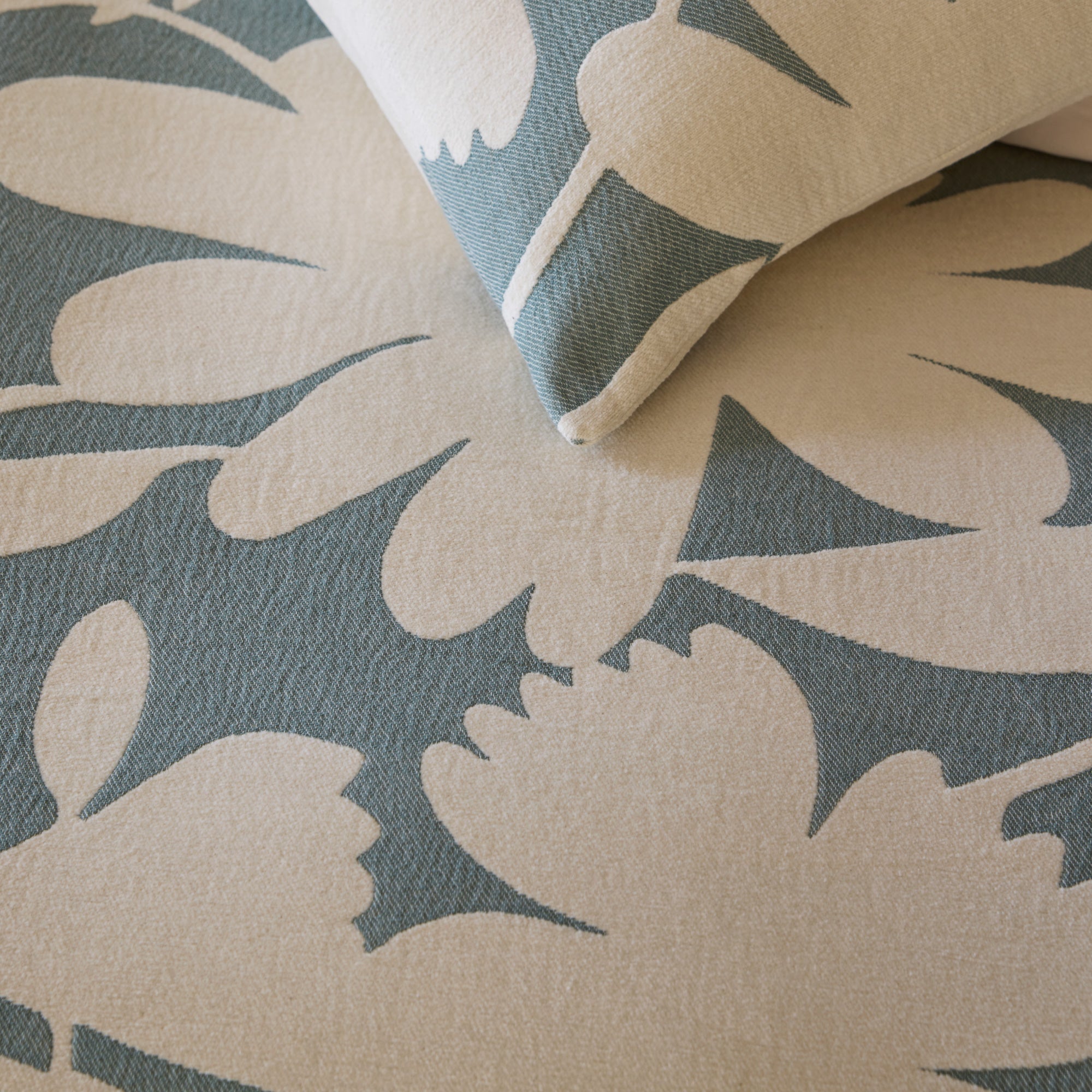 Sprei FLAURIA ivoor en saliegroen