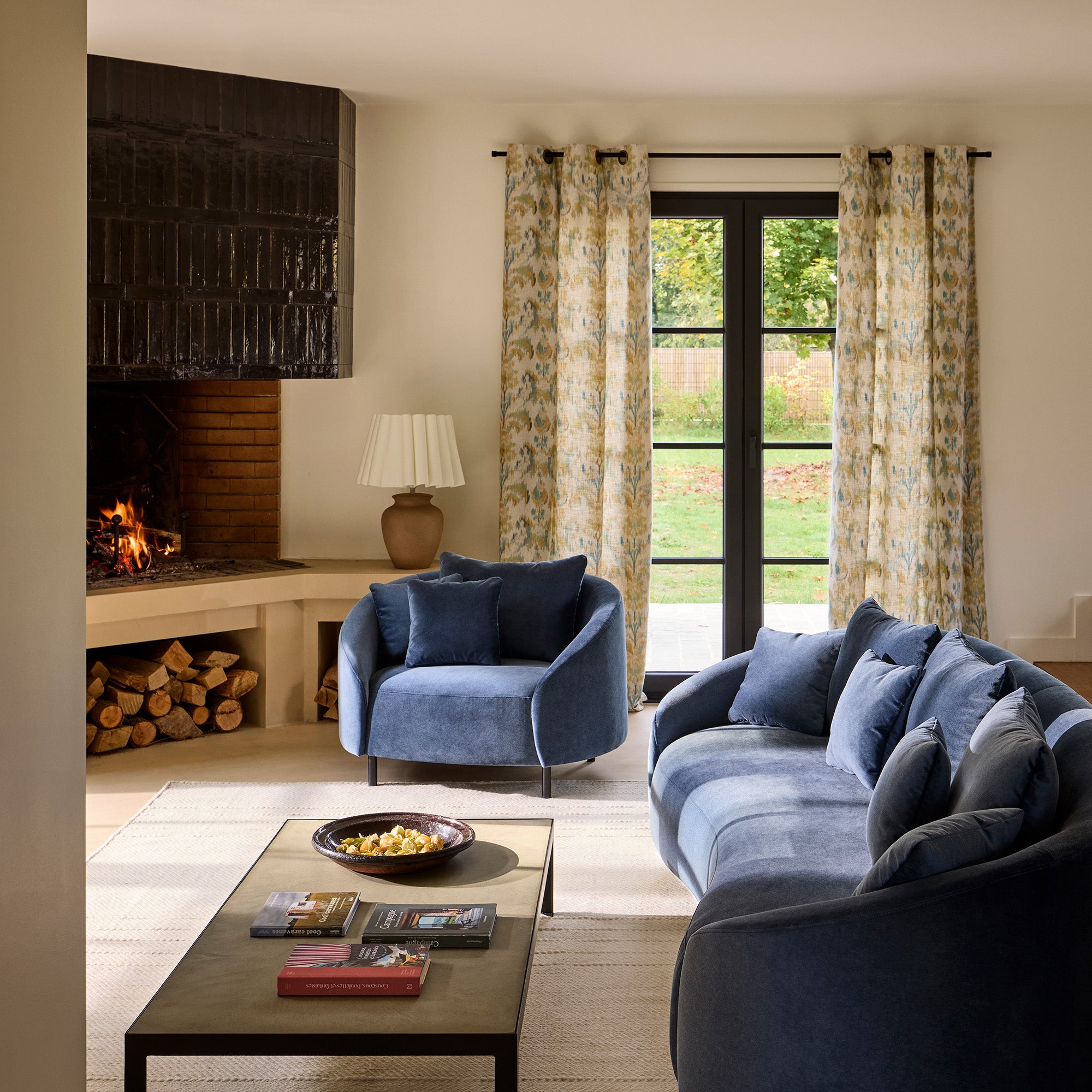 Fauteuil JULIKA velours bleu de gris