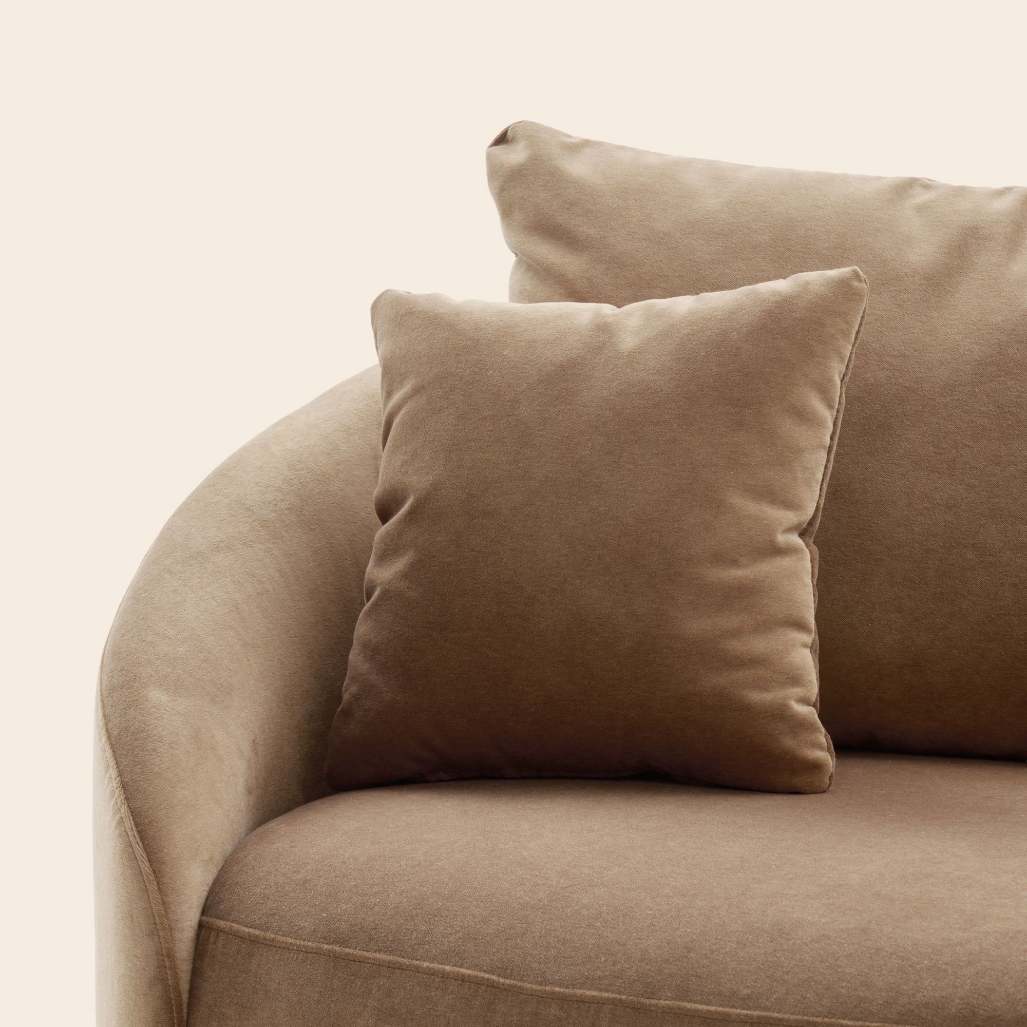 Fauteuil JULIKA velours beige chaud