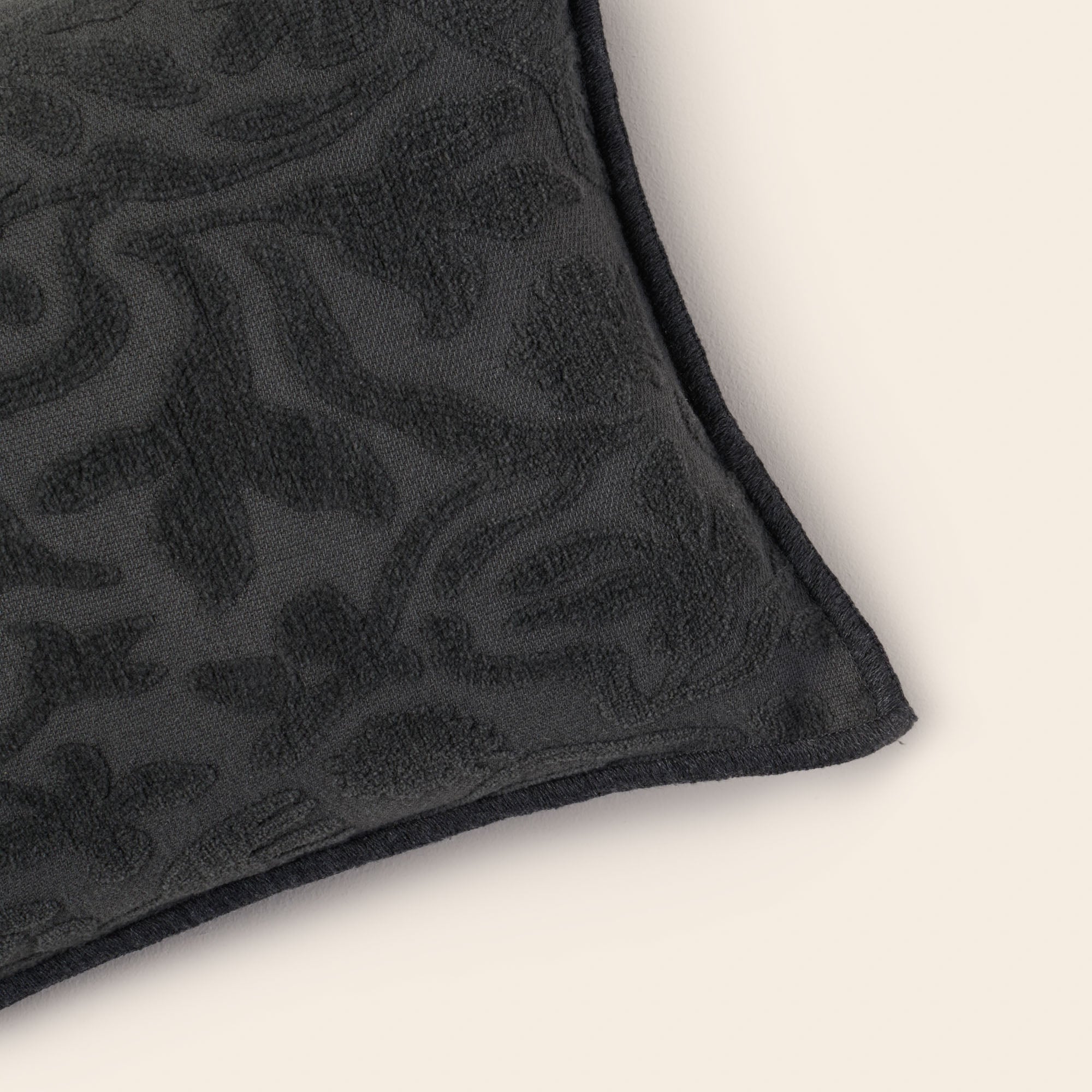 Housse de coussin CORINNA gris anthracite