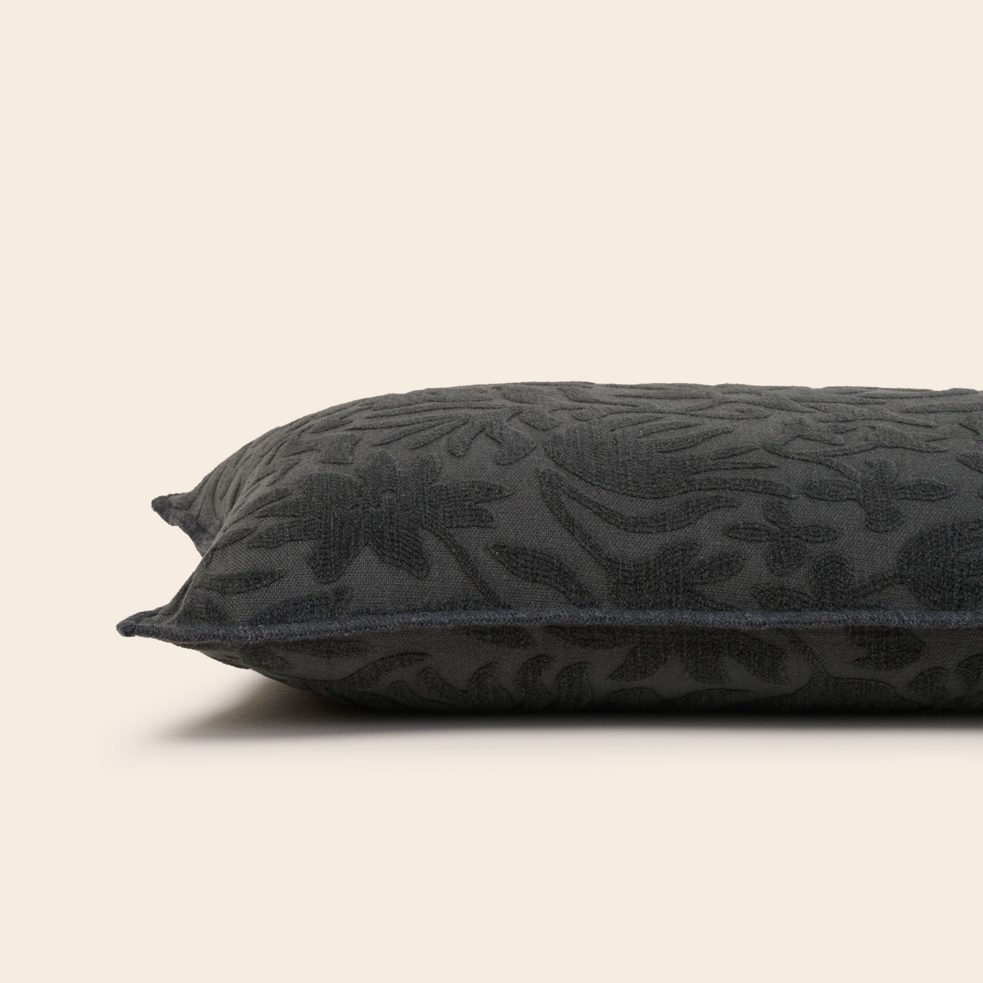Housse de coussin CORINNA gris anthracite