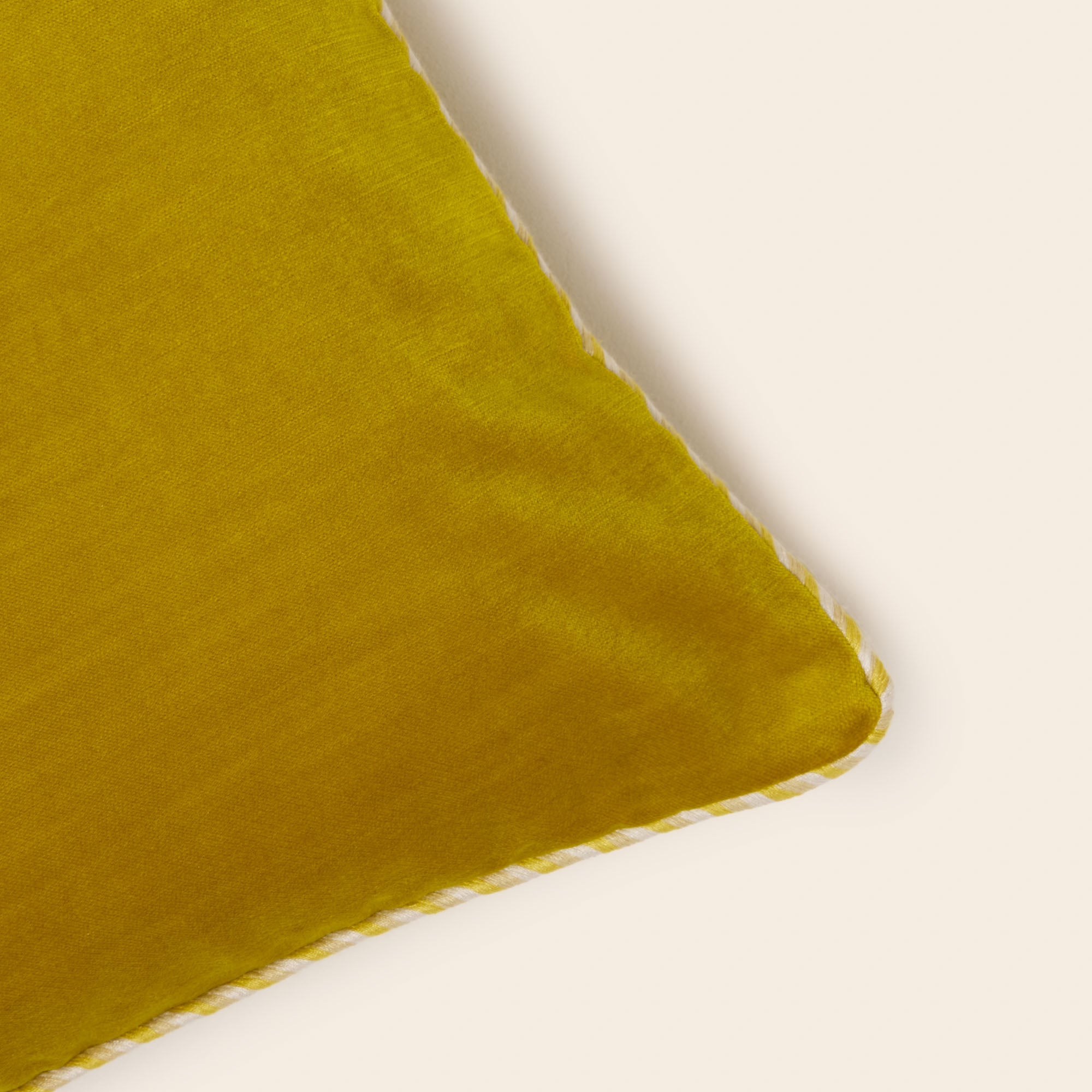 Housse de coussin DALILA jaune sulfure