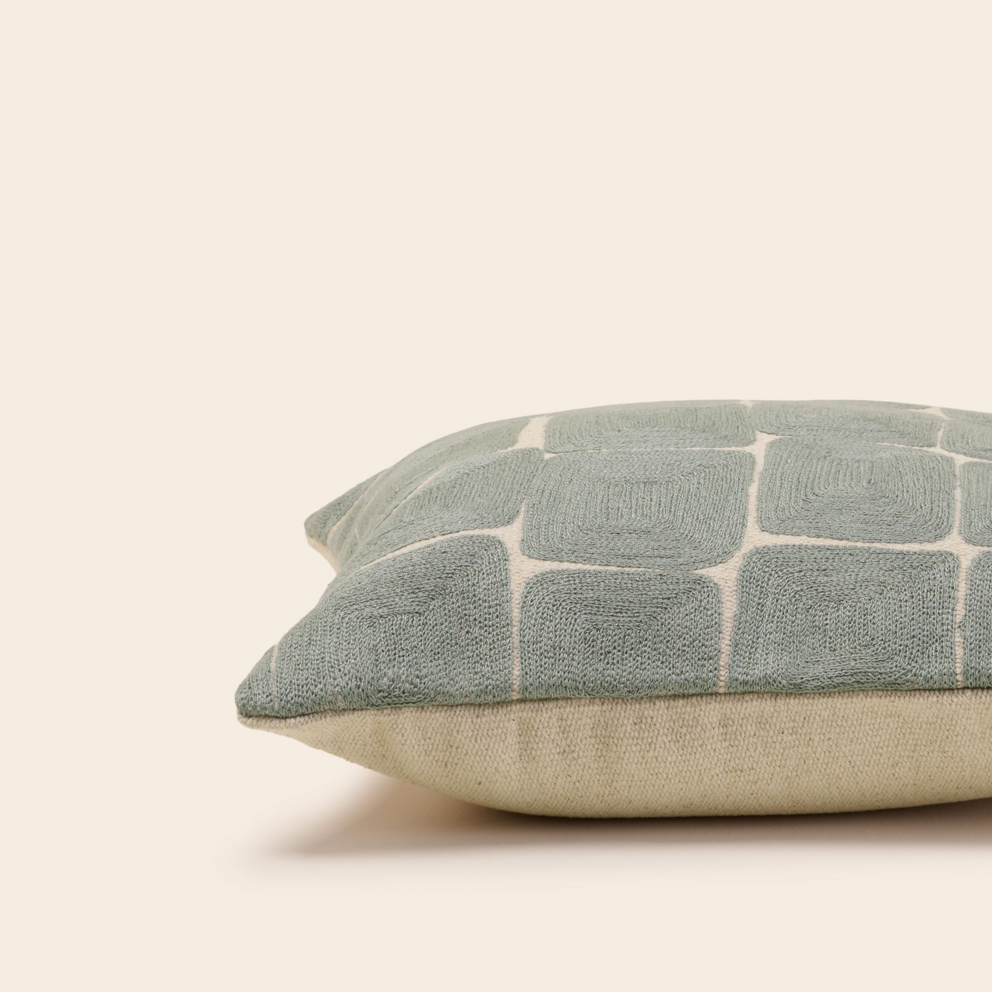 Housse de coussin KARTY naturel et céladon