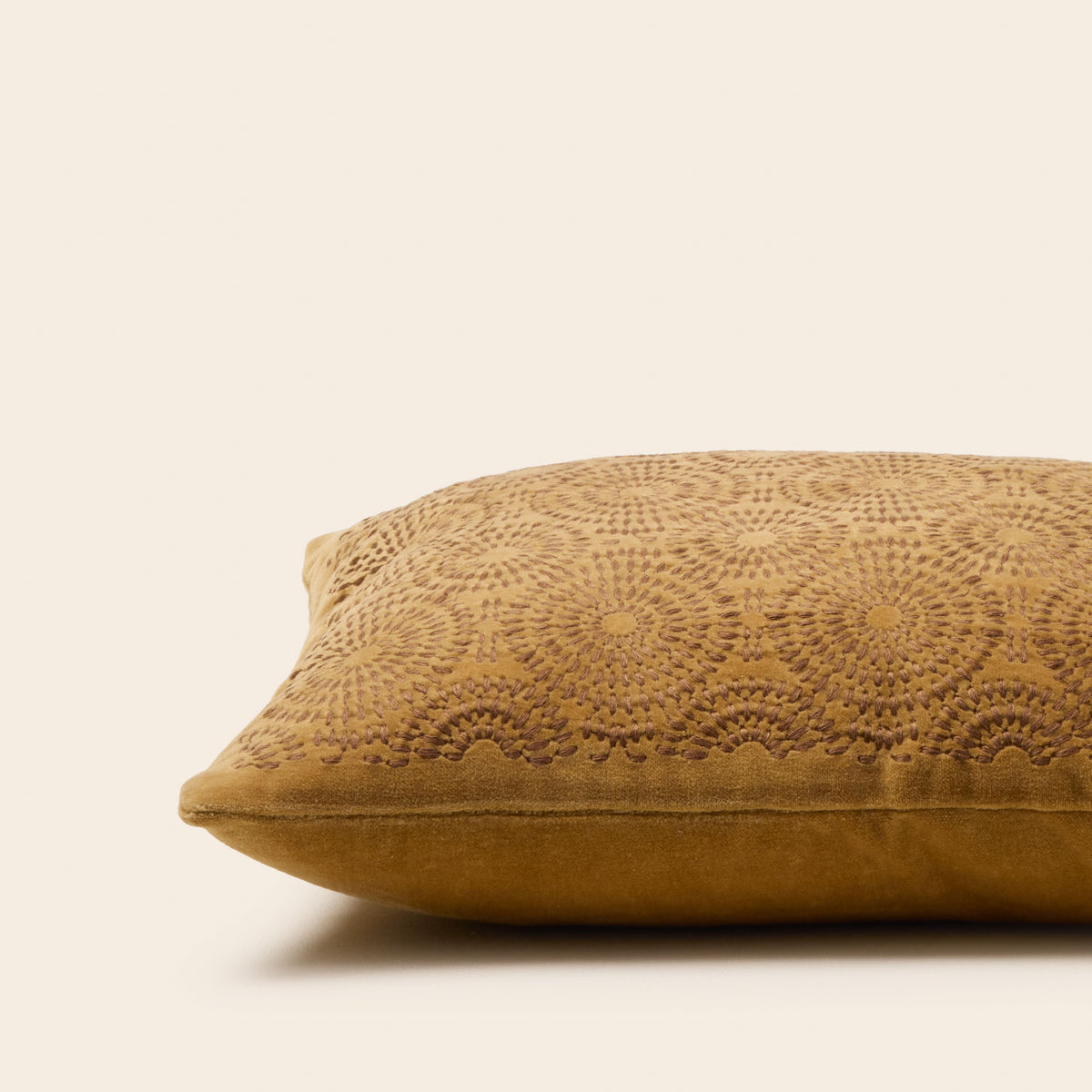 SOLAYA goudbronzen kussenhoes
