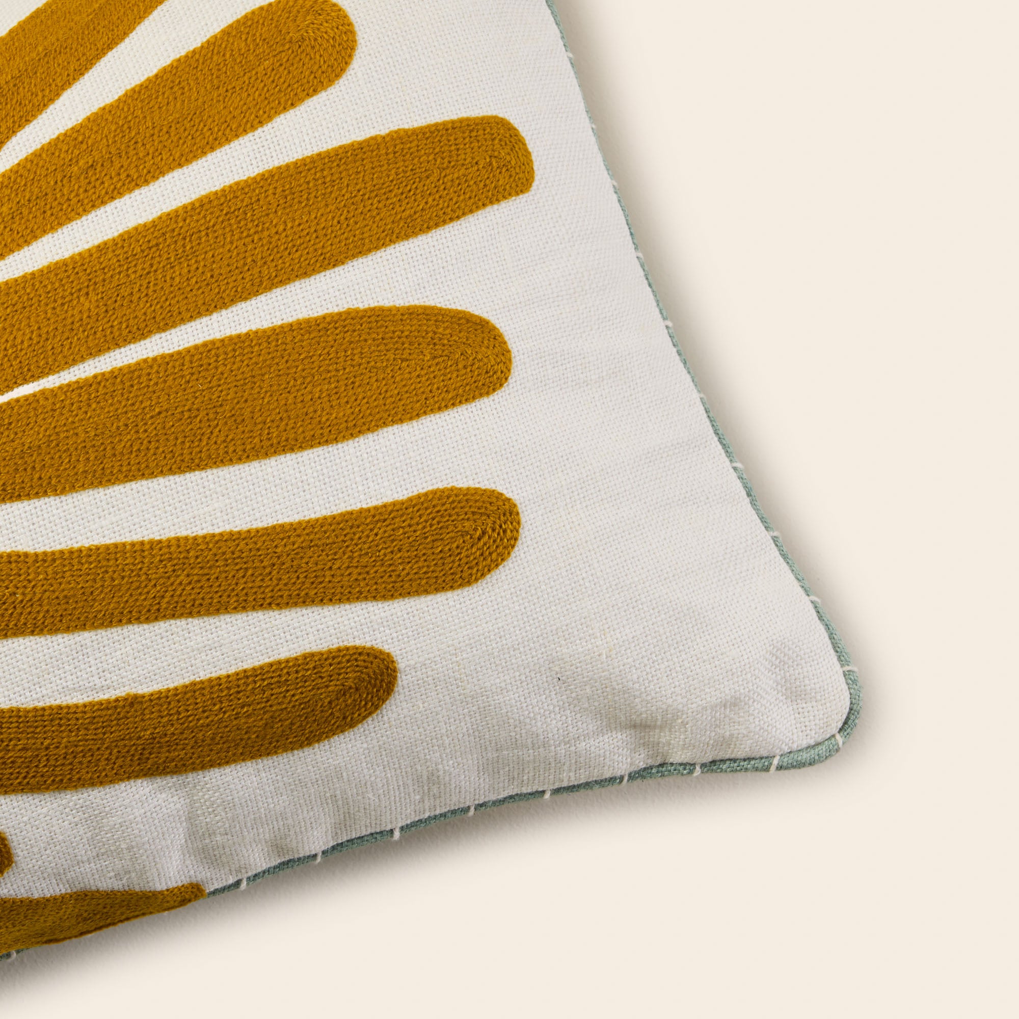 Housse de coussin TROPI ecru et moutarde
