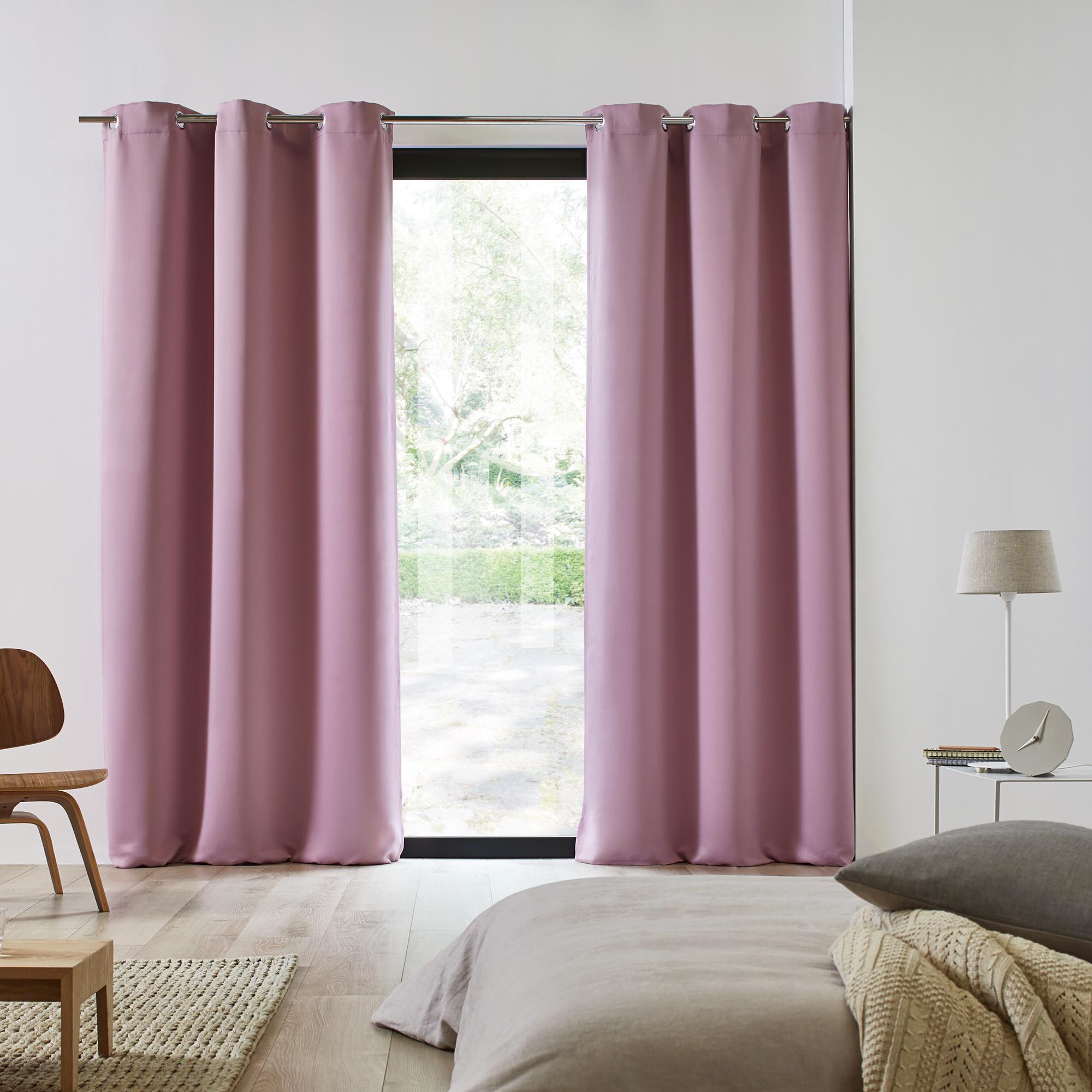 Lot de 2 rideaux occultants à oeillets BLACKOUT rose