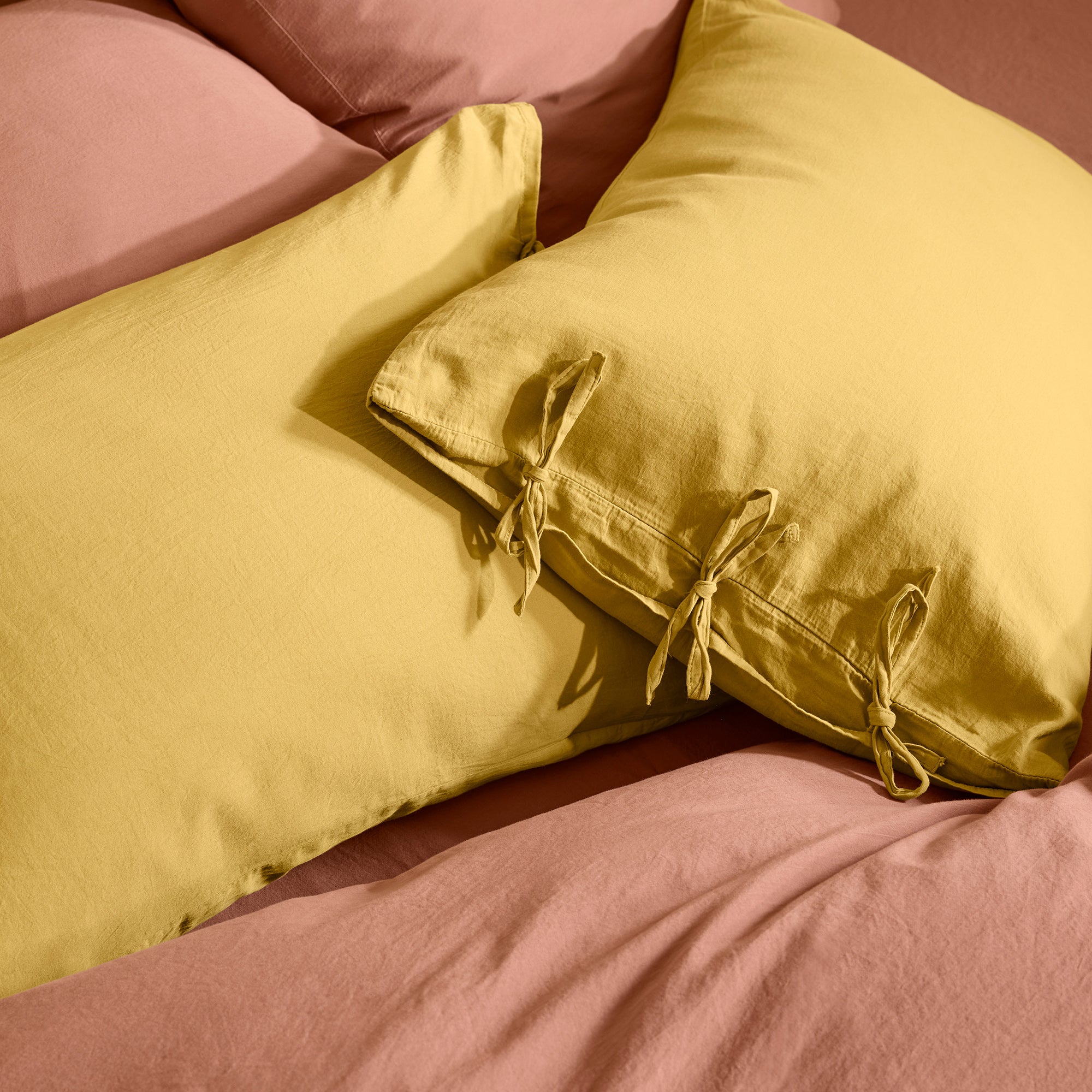 Lot de 2 taies d'oreiller SATHEENE jaune indien