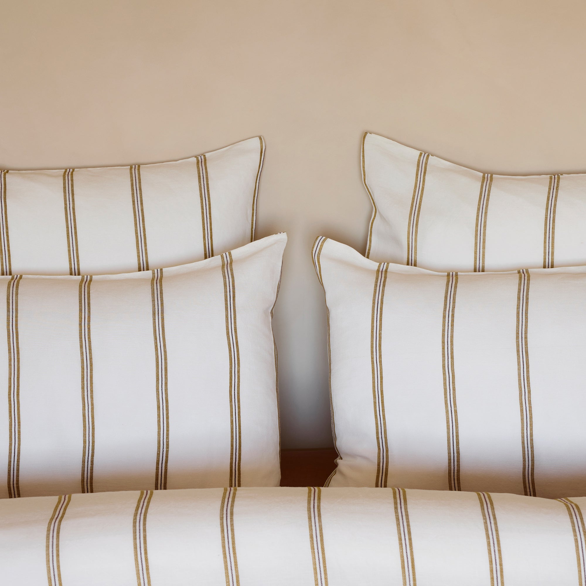 Lot de 2 taies d'oreiller UGOLIN blanc rayé moutarde