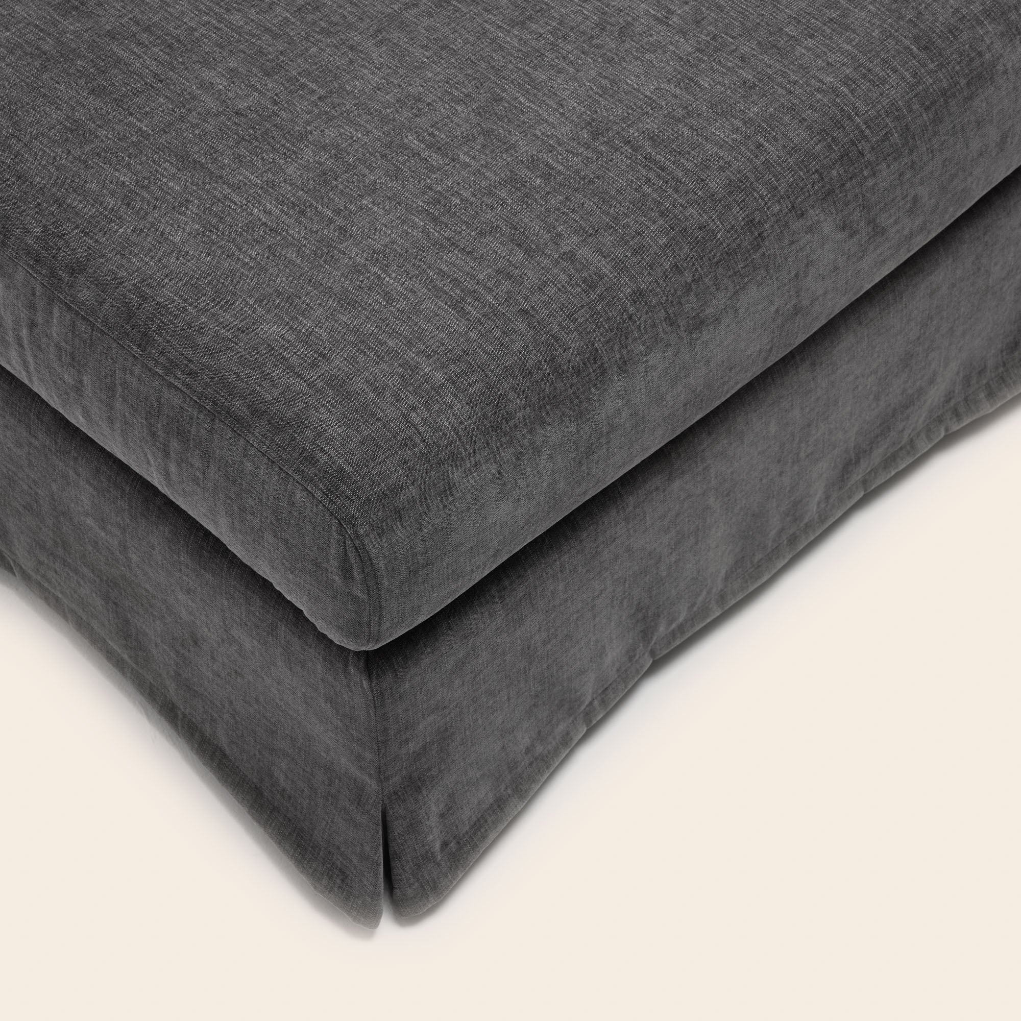 Pouf CLARIBEL chenille gris graphite