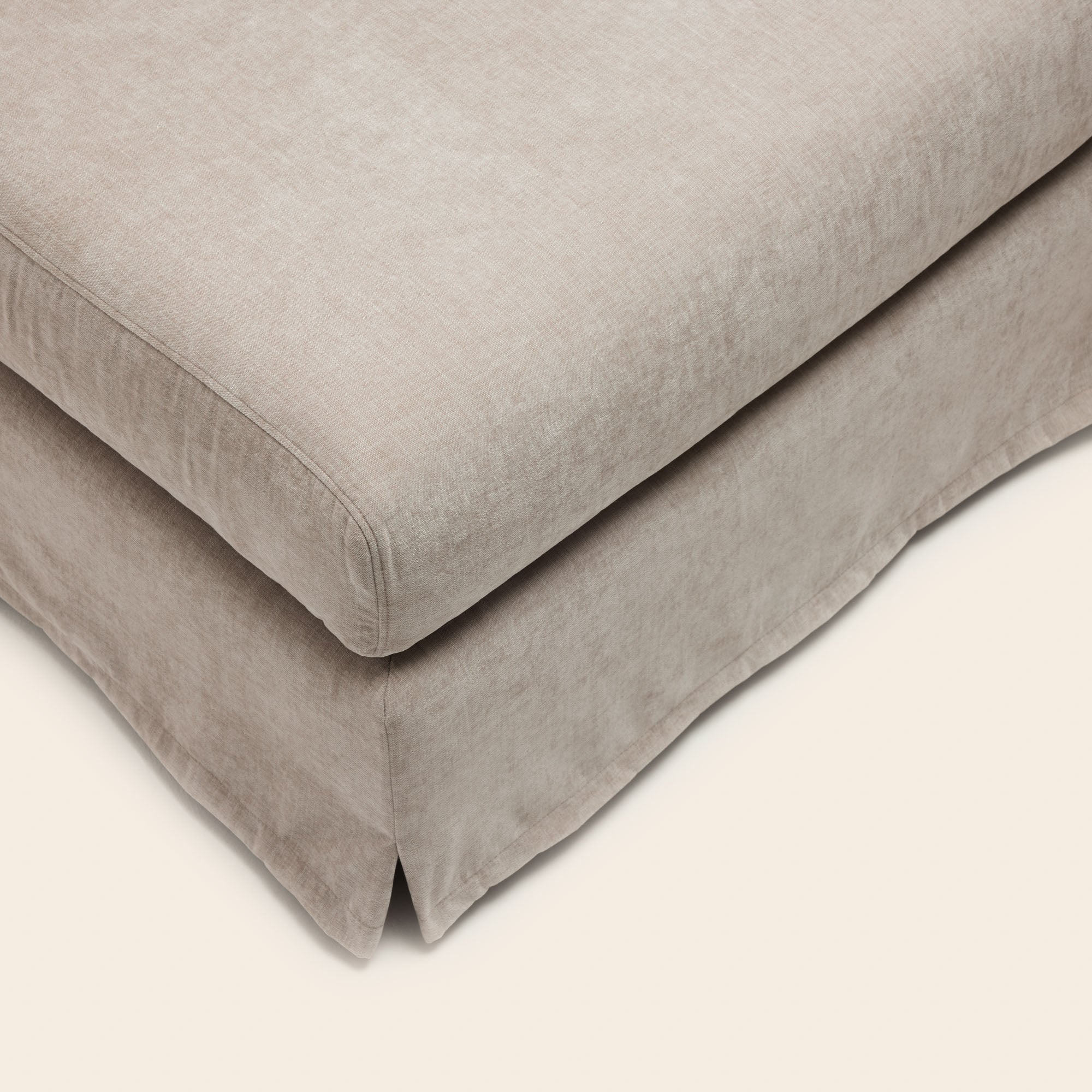 Pouf CLARIBEL chenille taupe glacé