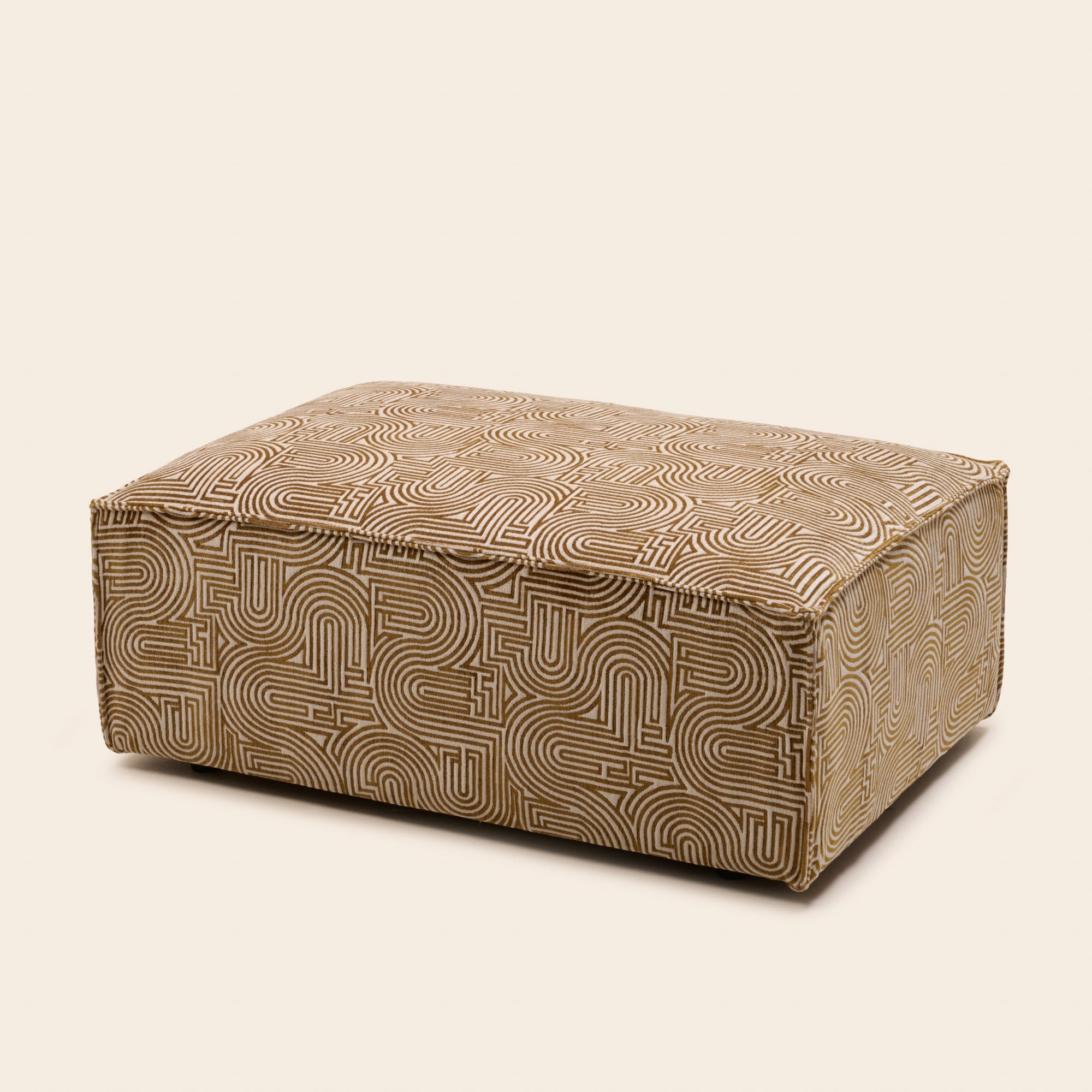 pouf-dyonis-klark-ecru-et-moutarde
