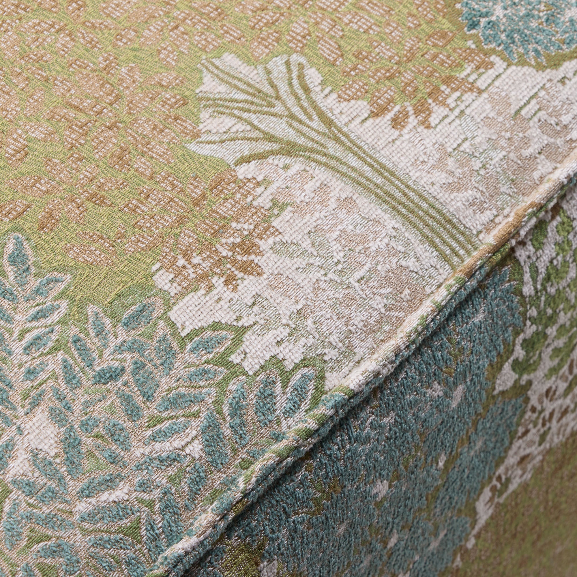 Natural and green DYONIS pouf
