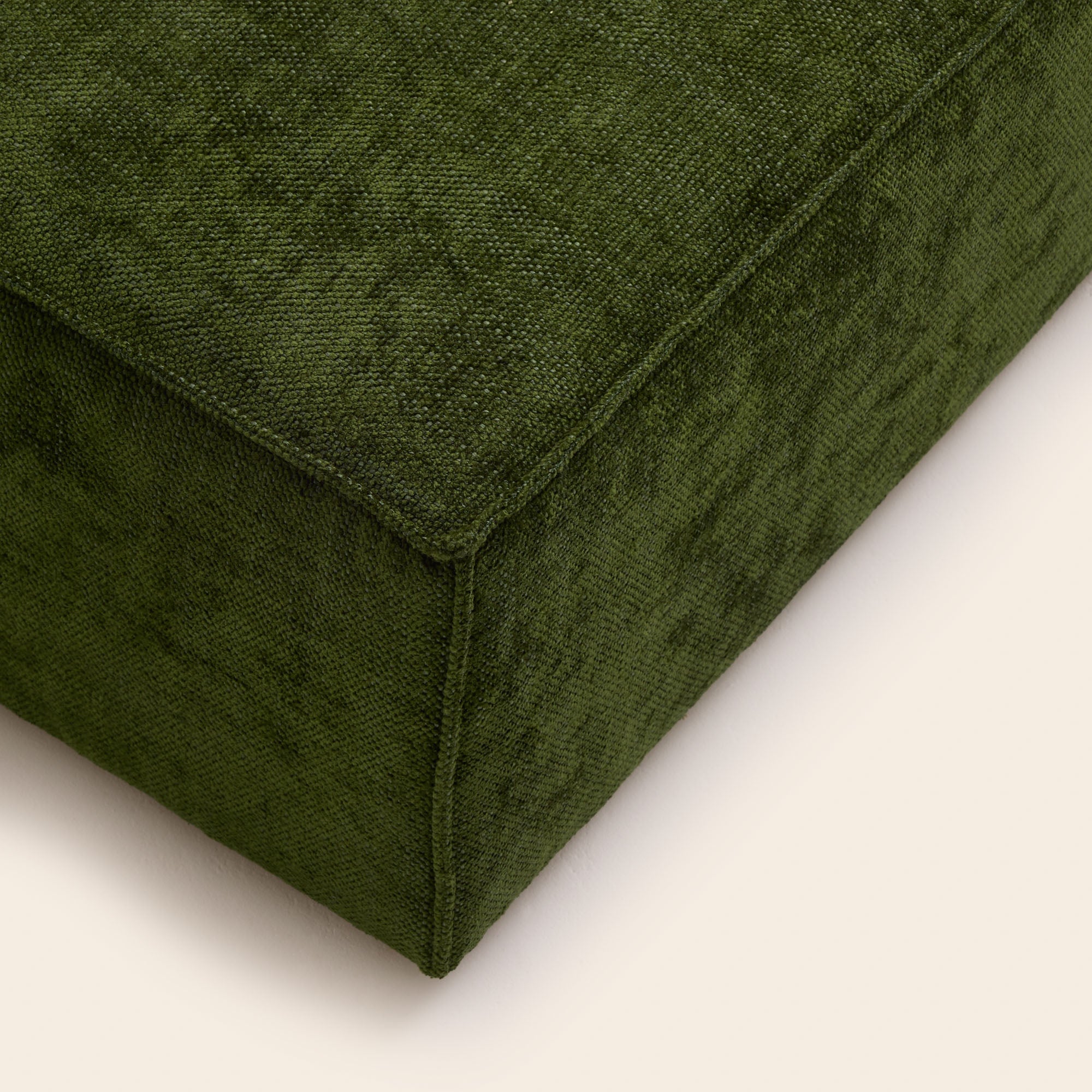 Pouf DYONIS chenille vert olive