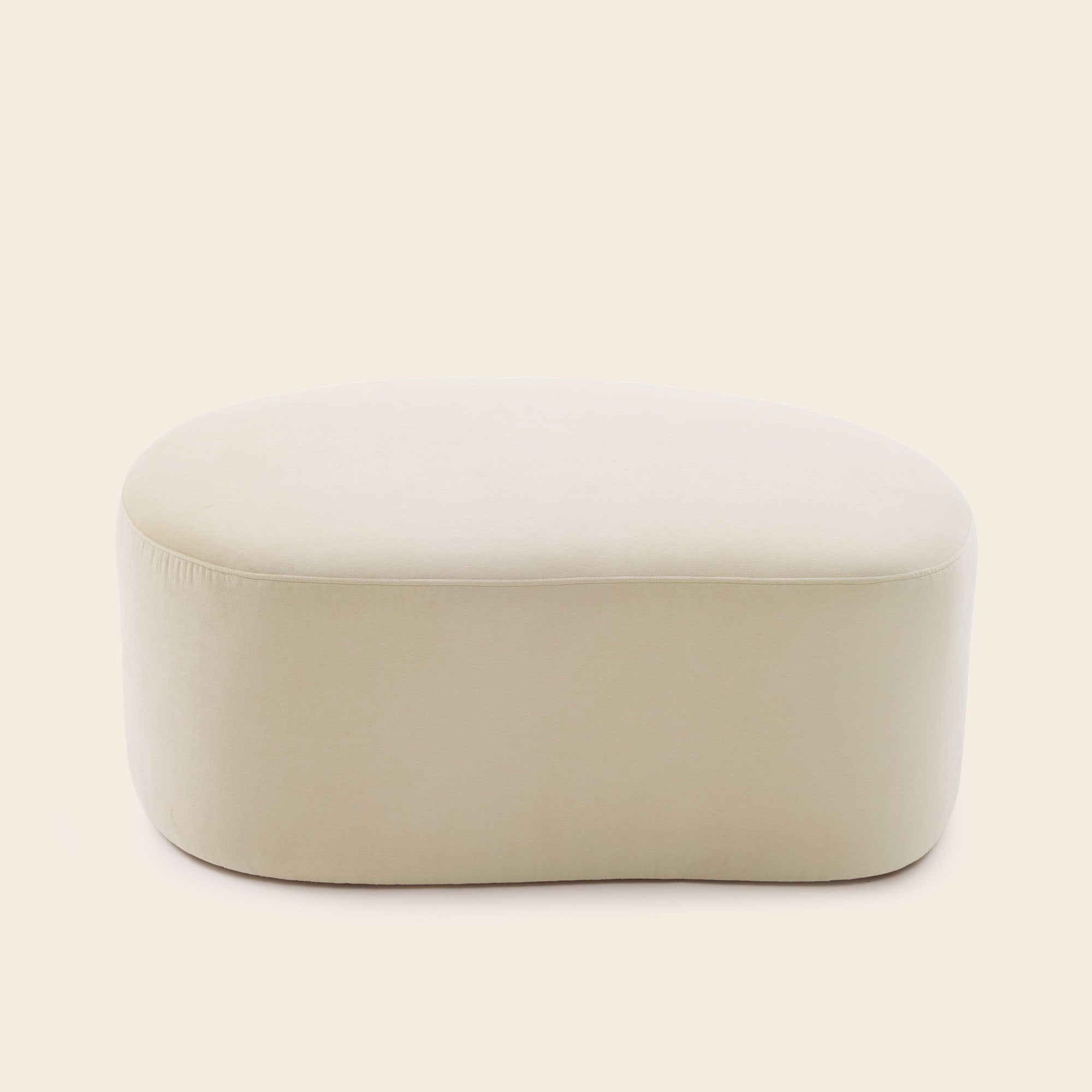 Pouf JULIKA velours sable doux