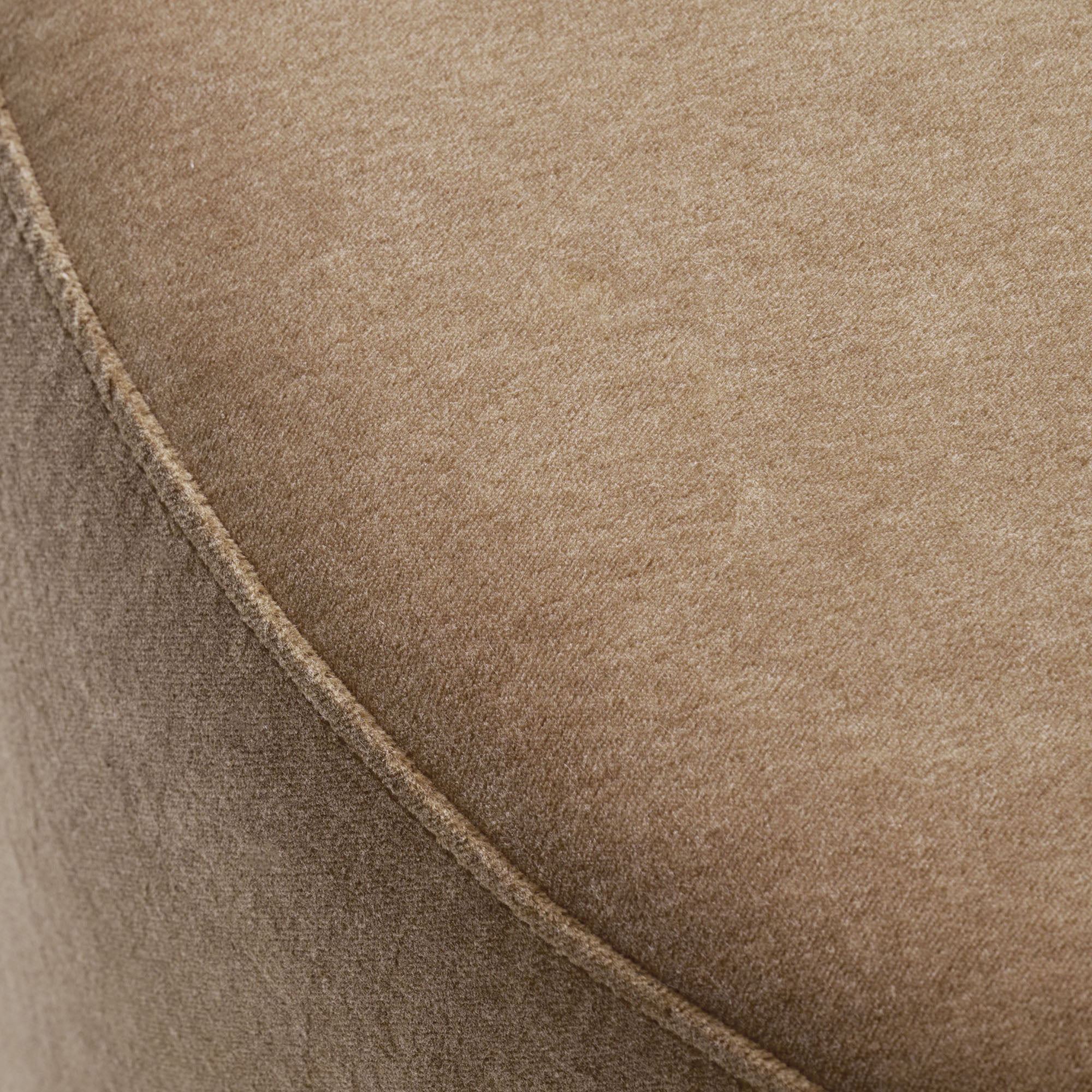 Pouf JULIKA velours beige chaud