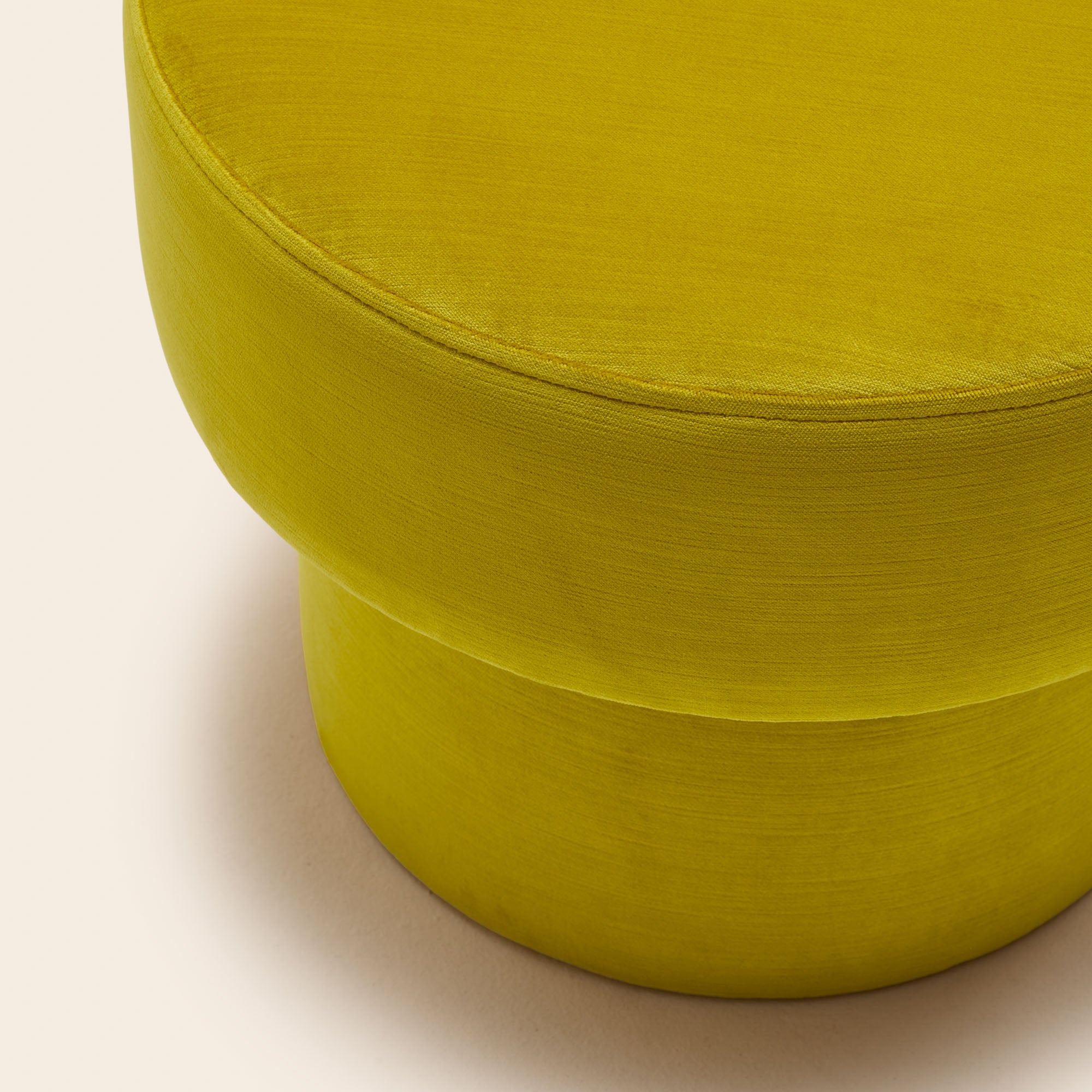 Pouf POPPIE jaune sulfure