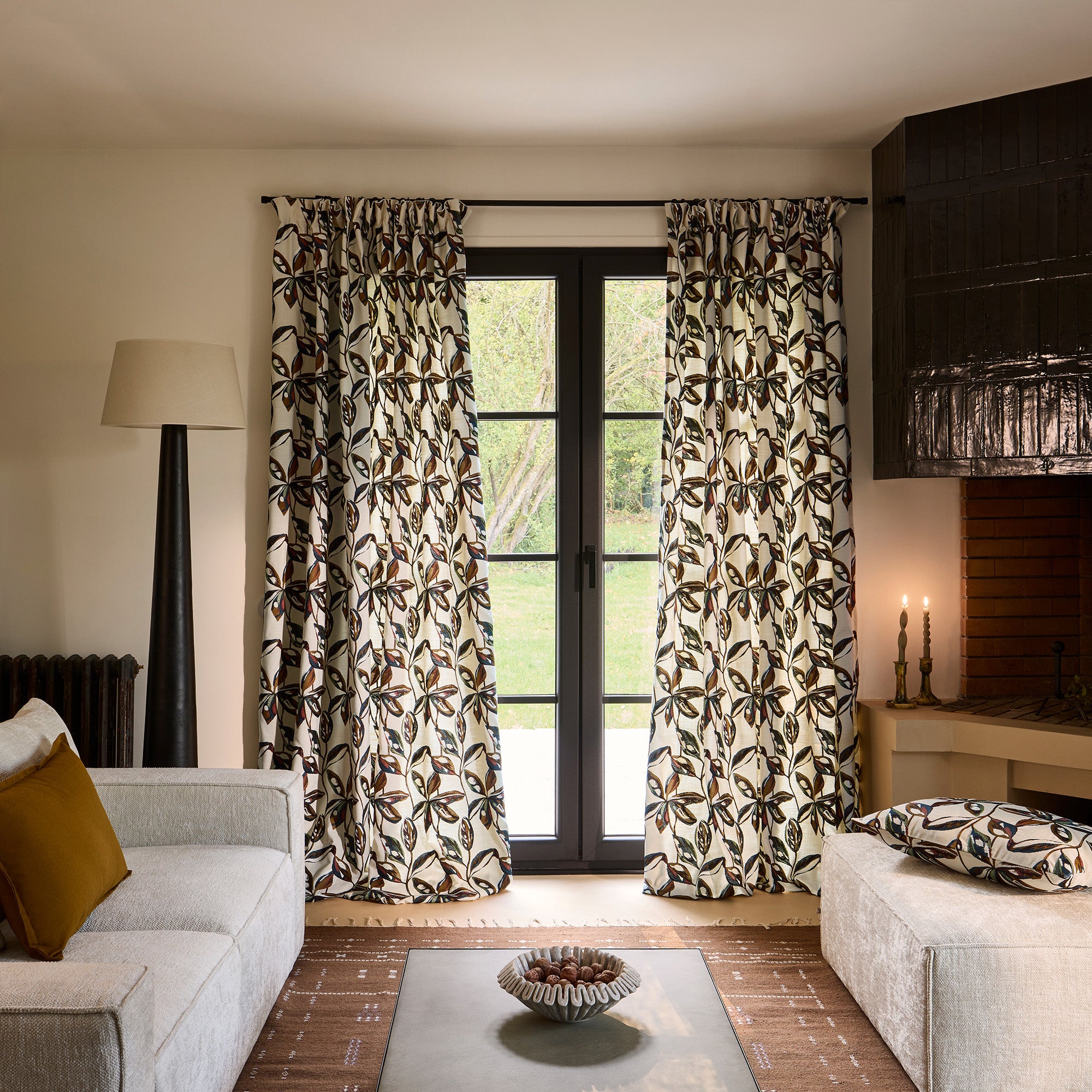 RAMHA elfenbeinfarbener und mehrfarbiger geraffter Zopfvorhang