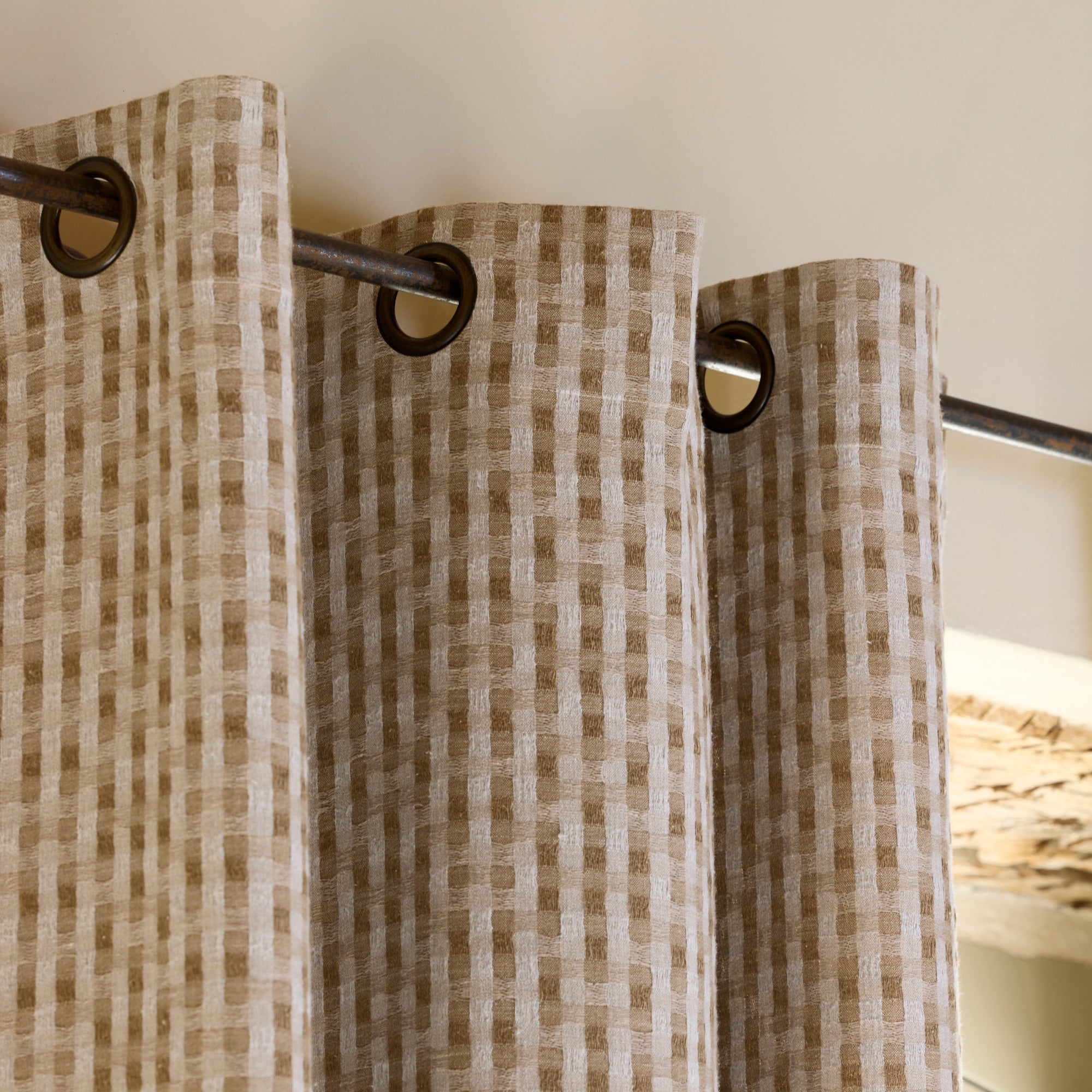 Vorhang mit goldenen Ösen CASTIN natur und taupe