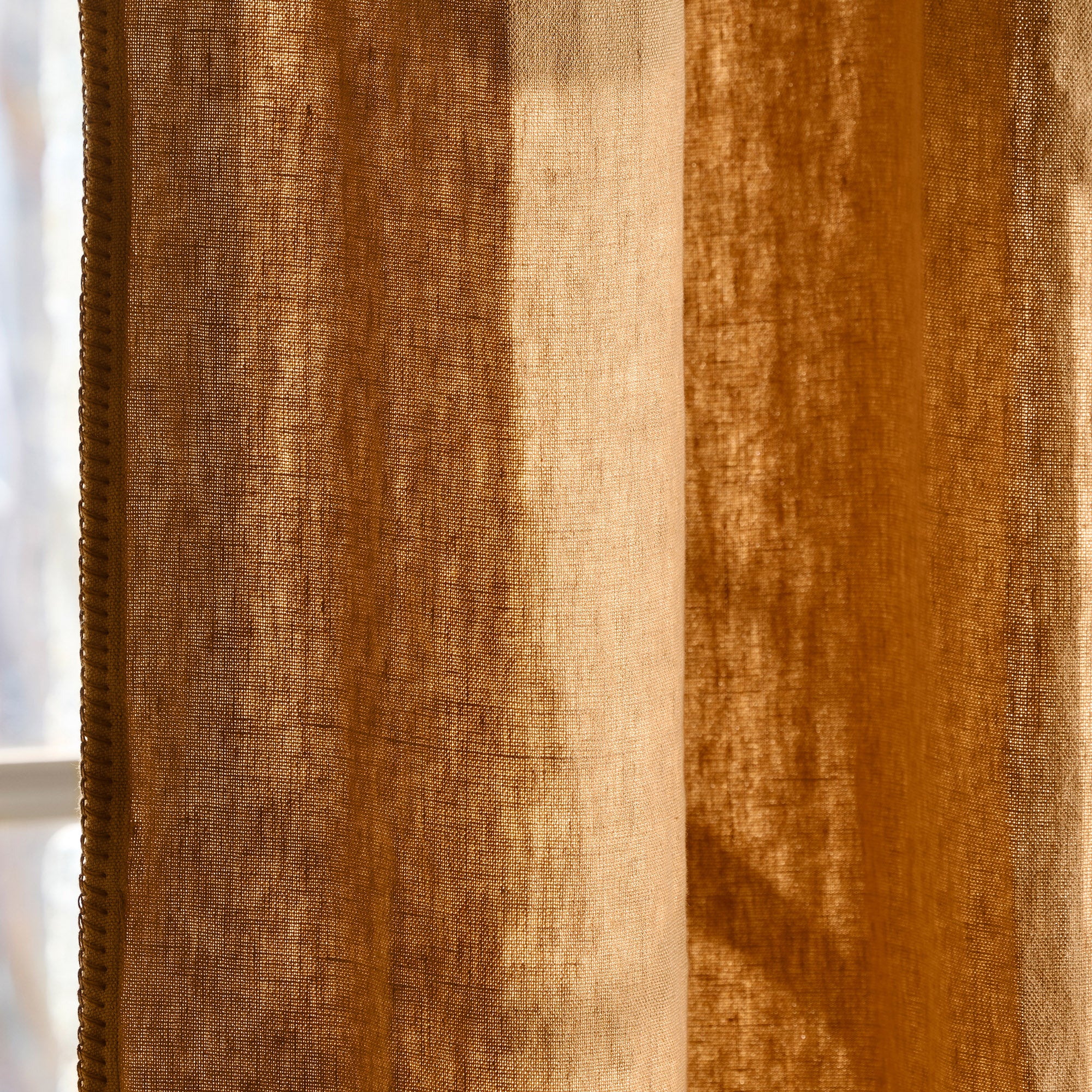 Rideau à oeillets dorés NINO jaune indien et feston