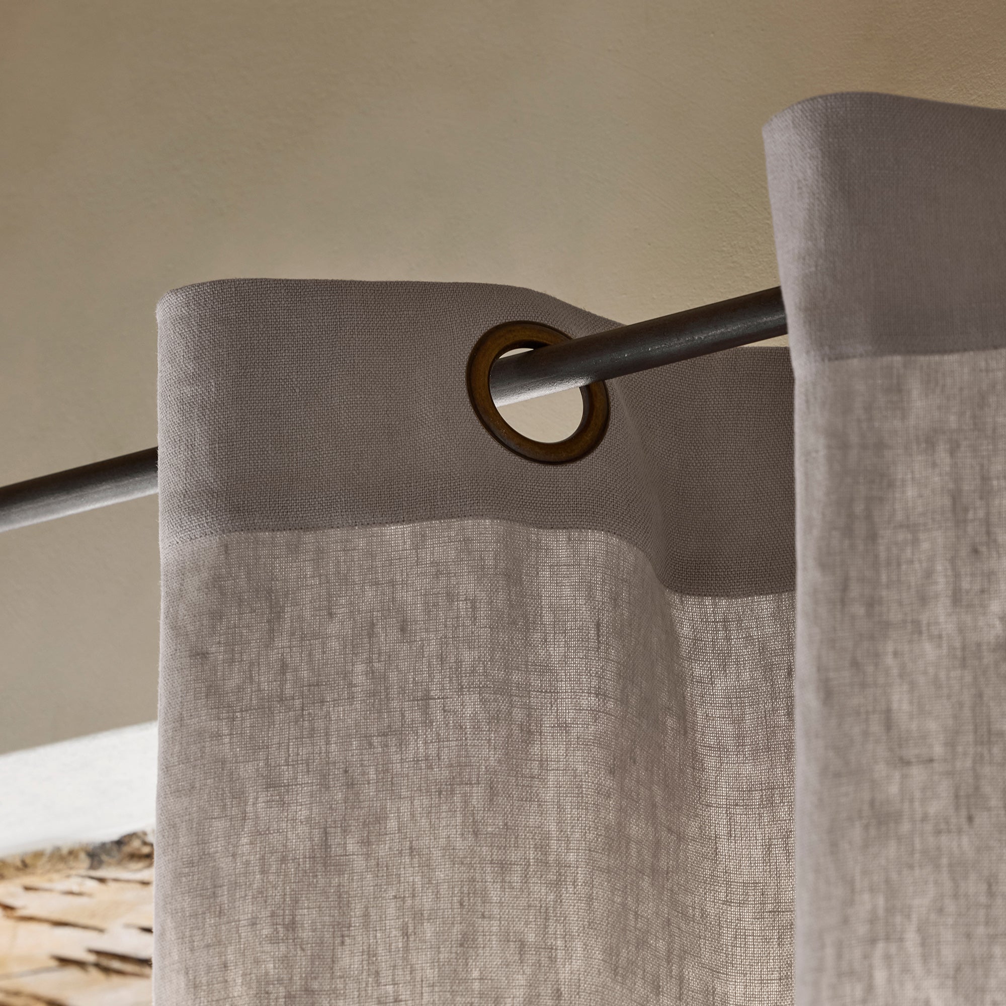 Curtain with golden eyelets NINO string and festoon