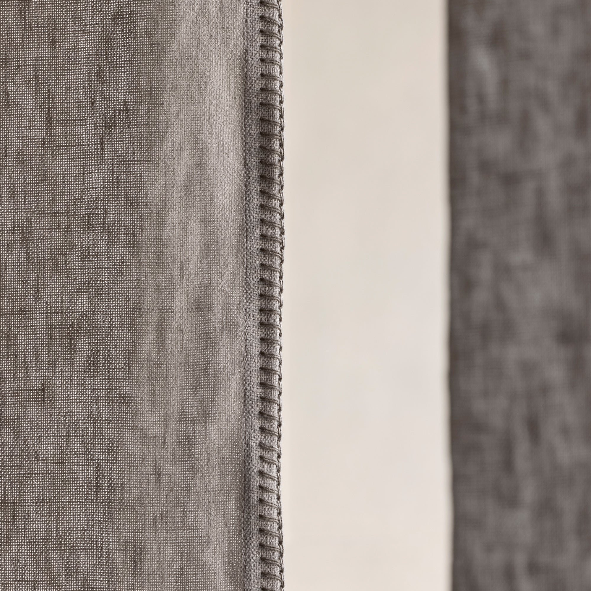 Curtain with golden eyelets NINO string and festoon