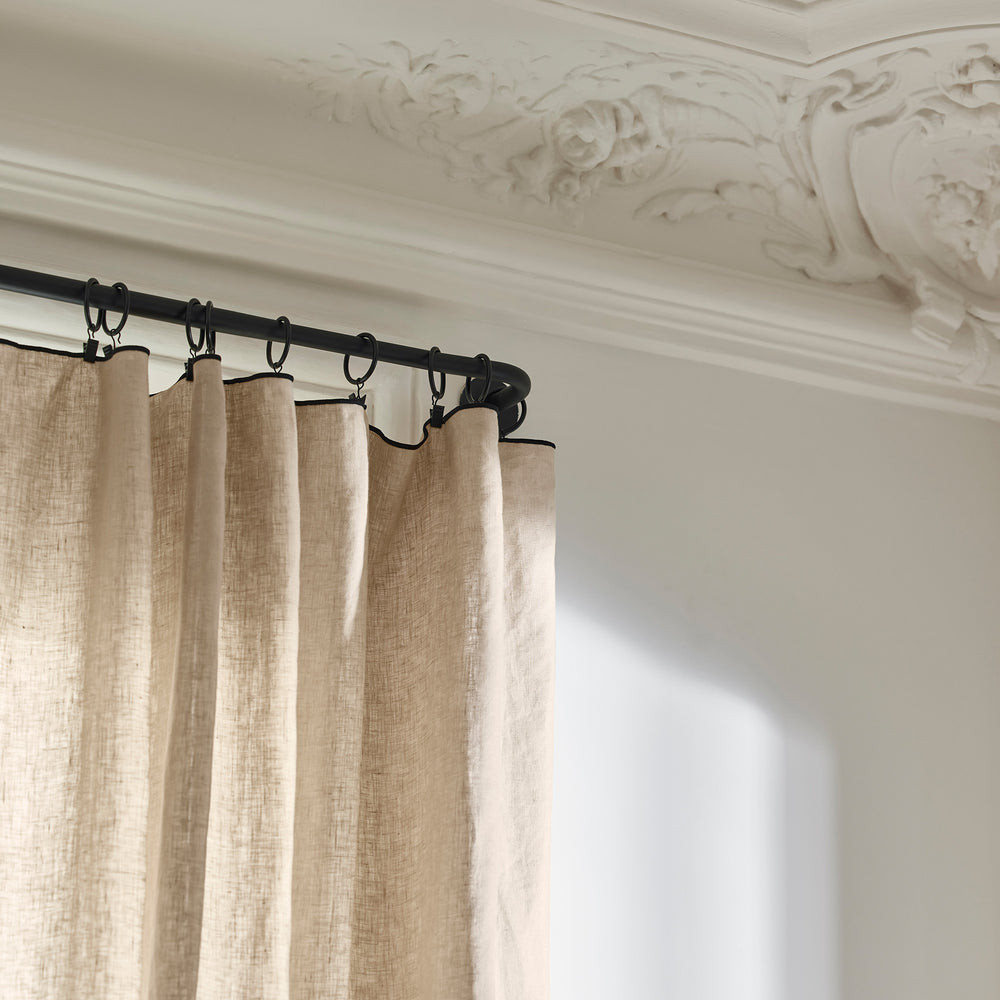 CARLINA panel curtain with string and black drone