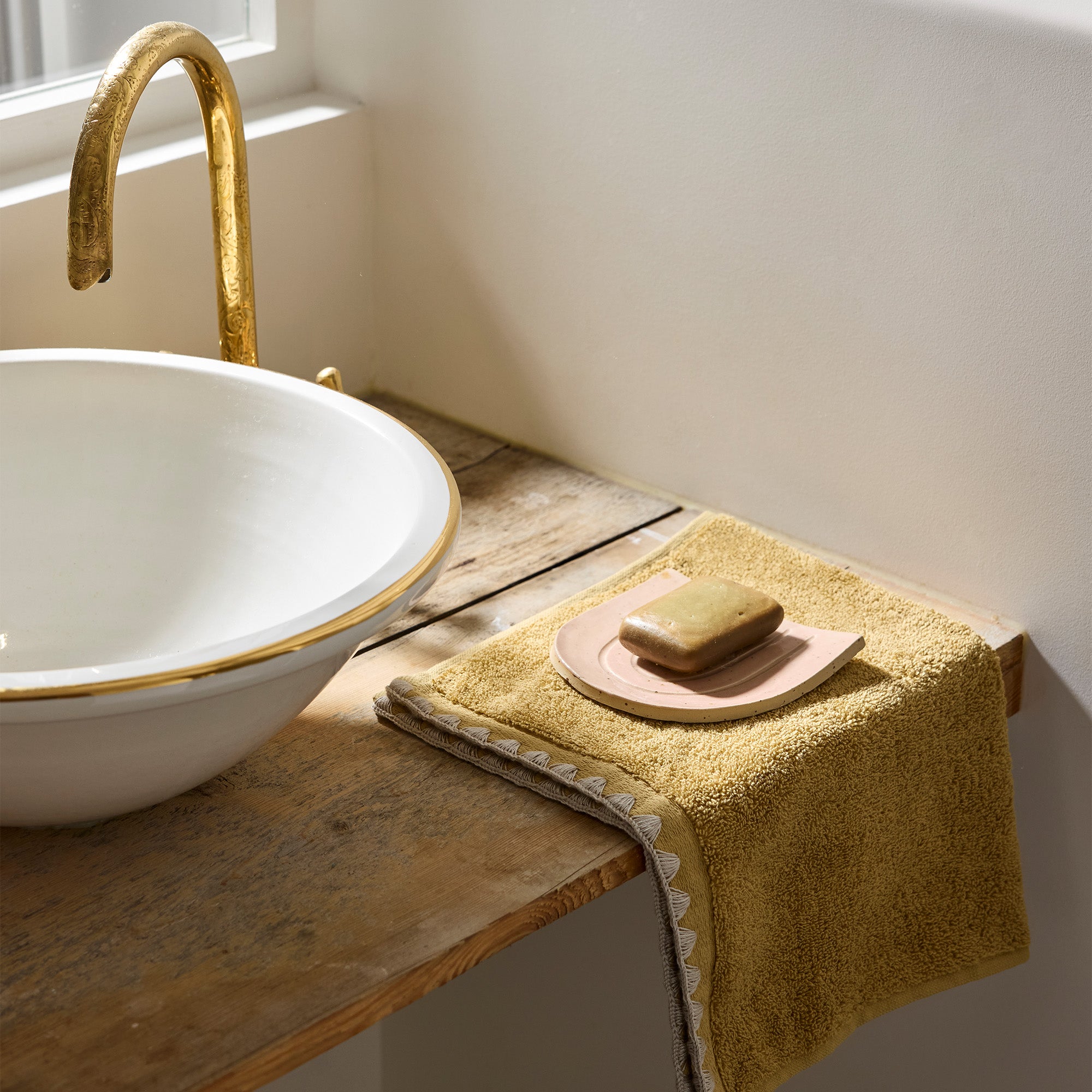 Serviette de toilette NERYDA jaune sable et beige