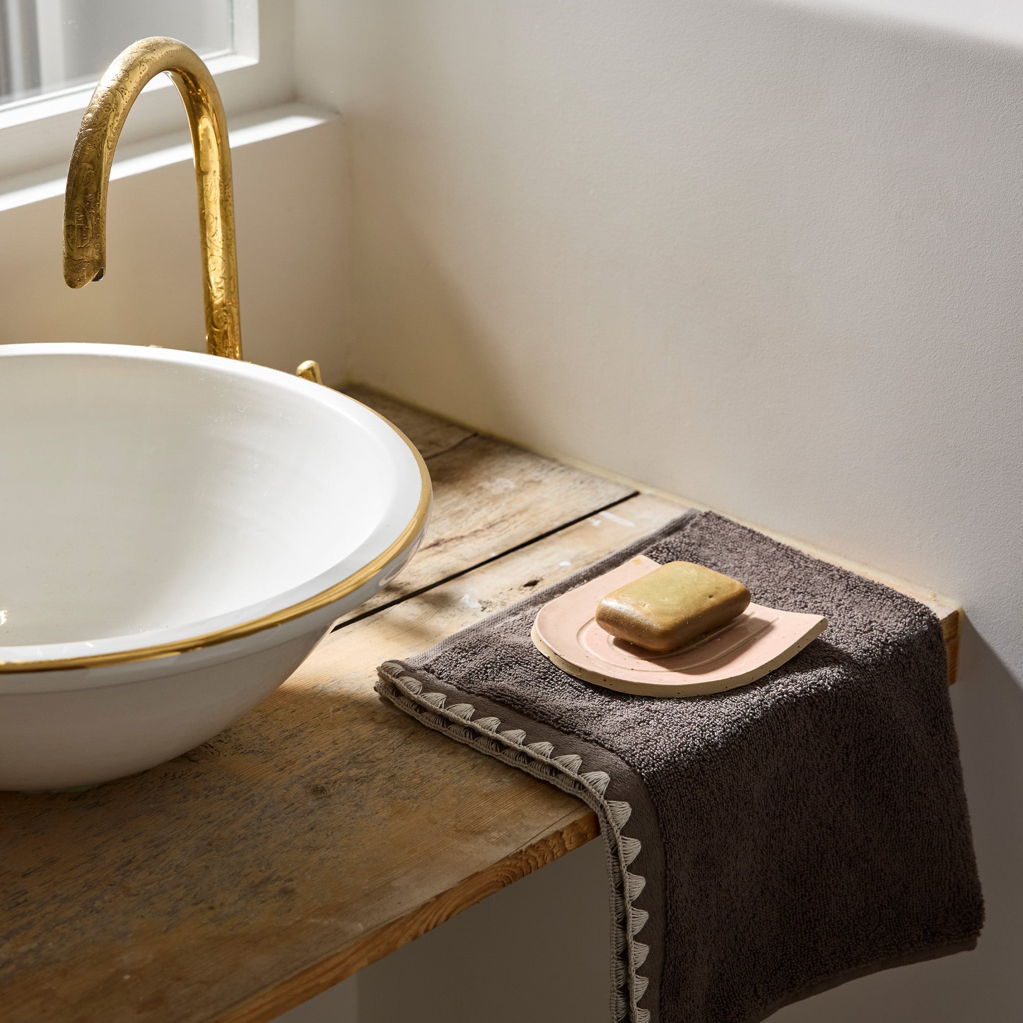 Serviette de toilette NERYDA brun cendré et beige
