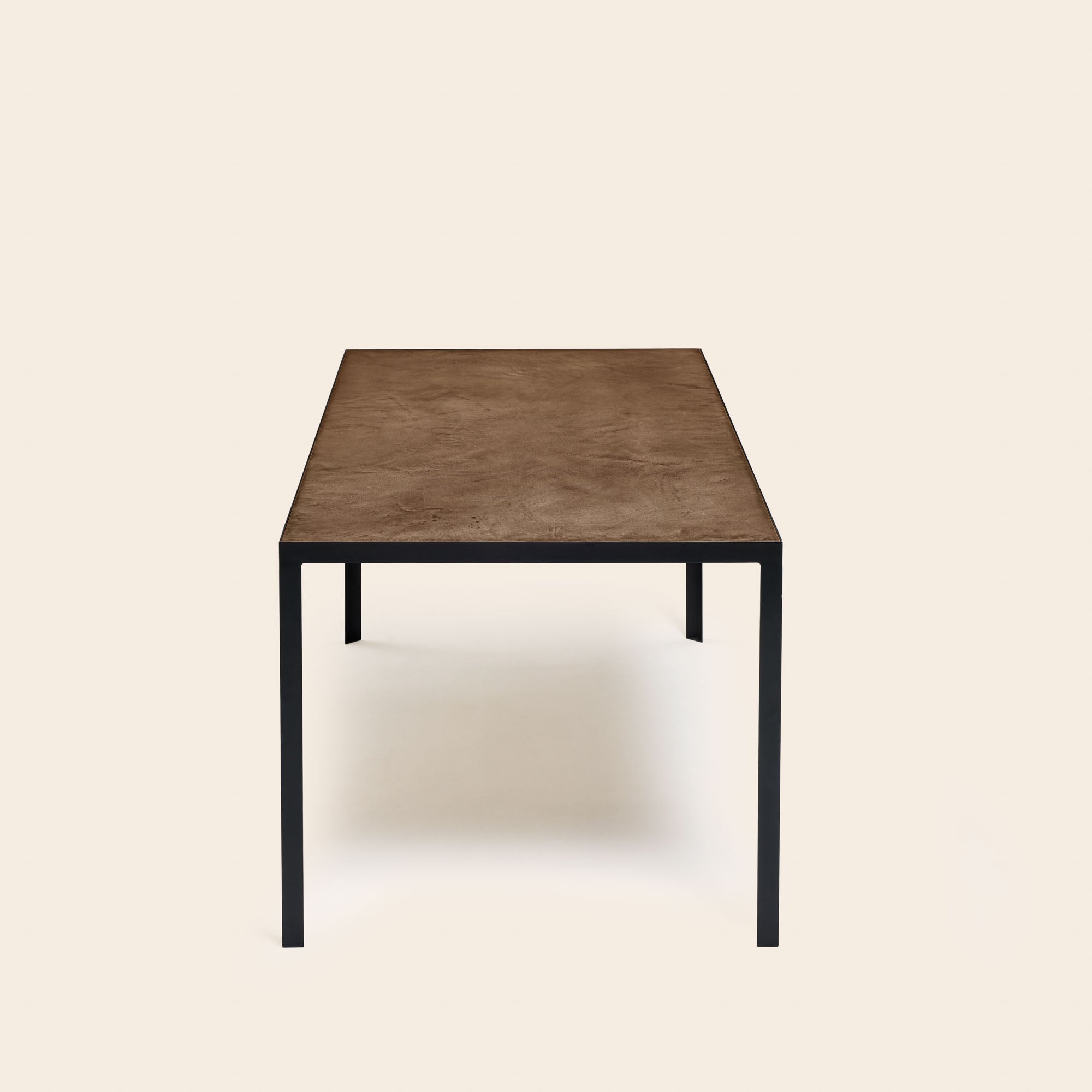 Table à manger ORELIA terre brune et métal noir