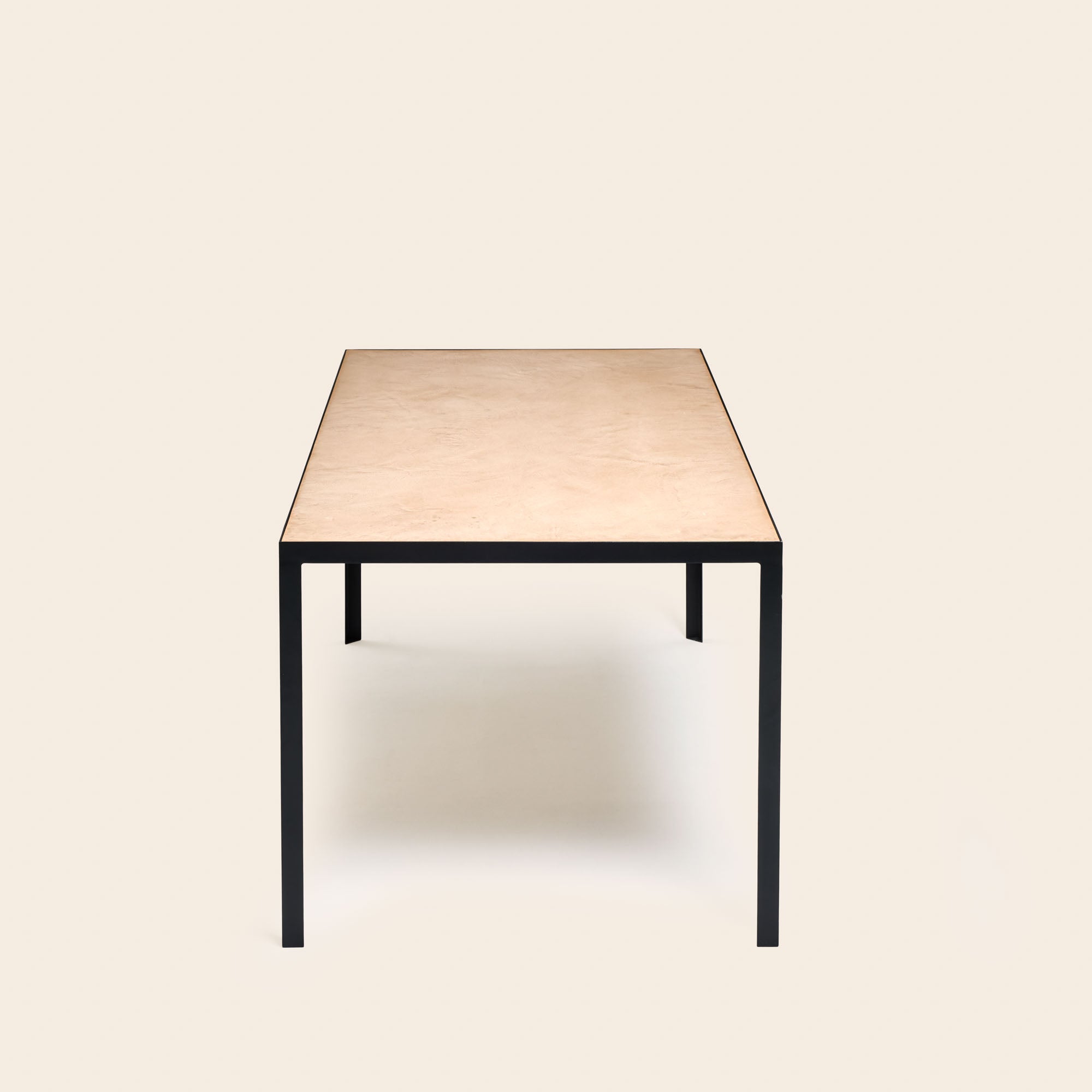 Tavolo da pranzo in metallo beige polvere e nero ORELIA