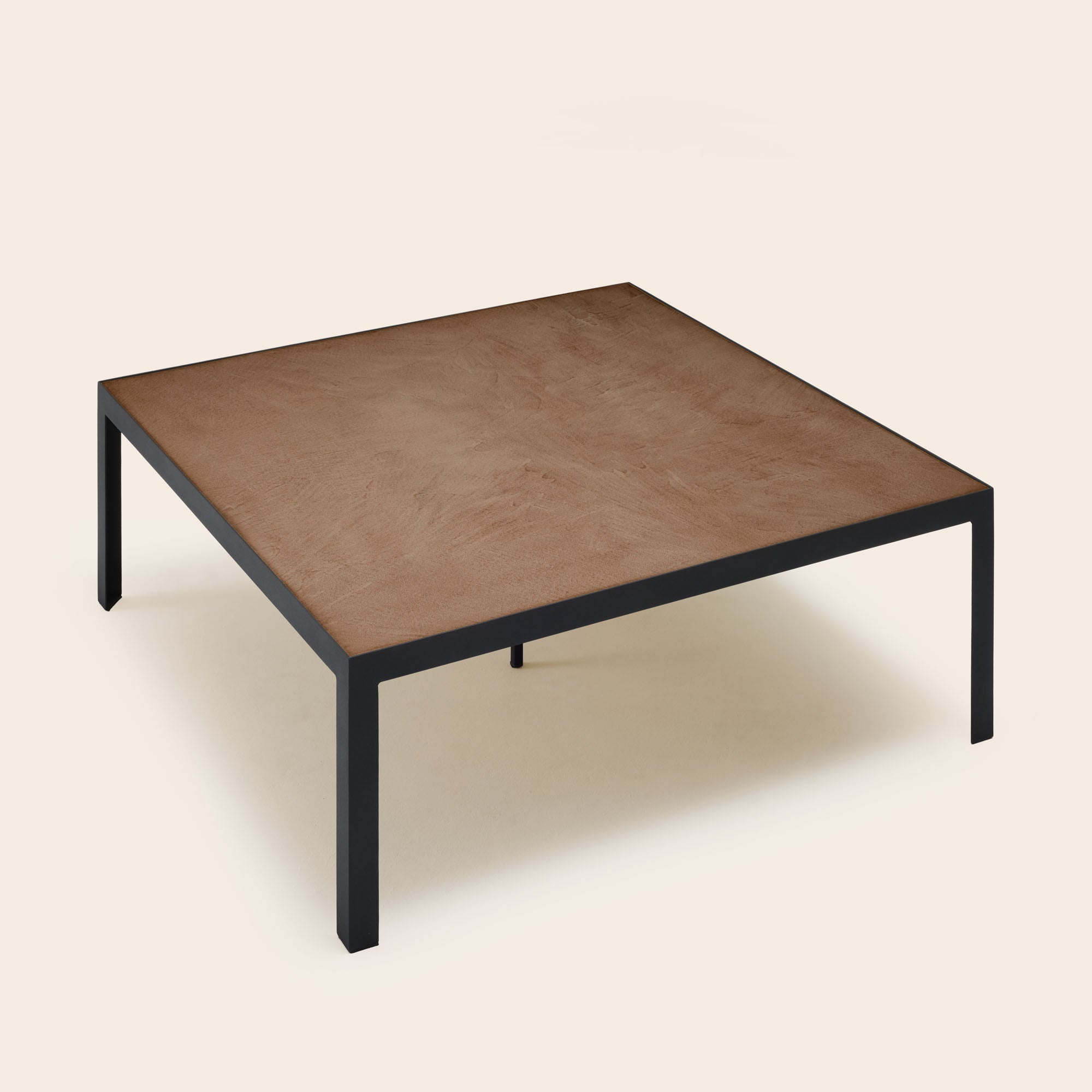 Table basse ORELIA terre brune et métal noir