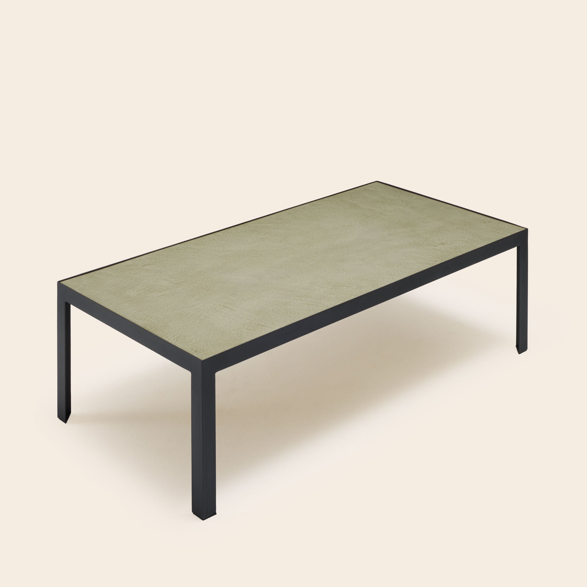 Table basse ORELIA argile verte et métal noir