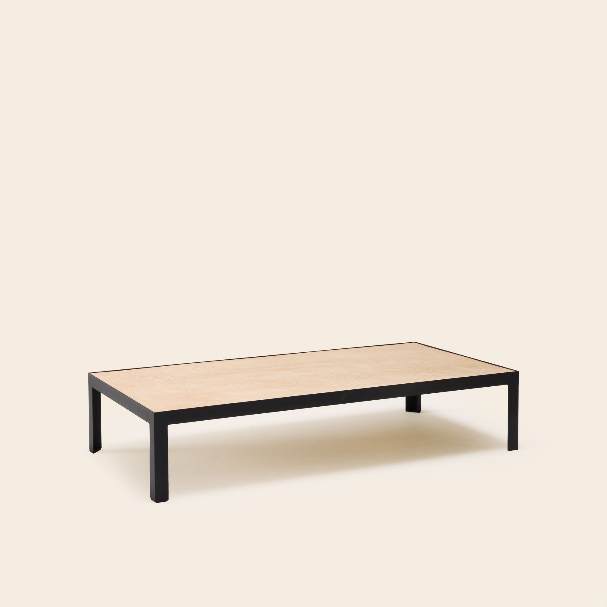 Table basse ORELIA 25cm beige poudré et métal noir